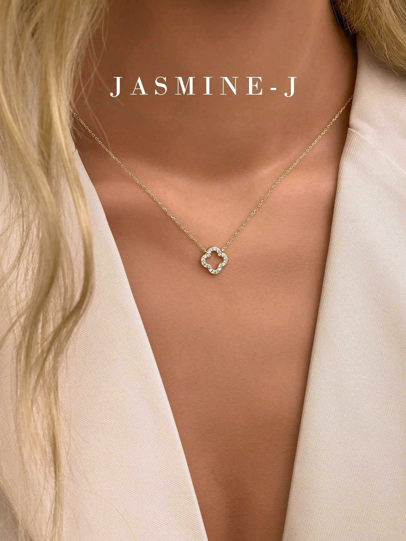 1pc 925 Sterling Silver Hollow Four-Leaf Clover Necklace, Inlaid With Diamonds, 14K Gold Plated, Low Allergy, Classic Minimalist Four-Leaf Clover Flower Necklace, Suitable For Women's Daily Wear, Perf
