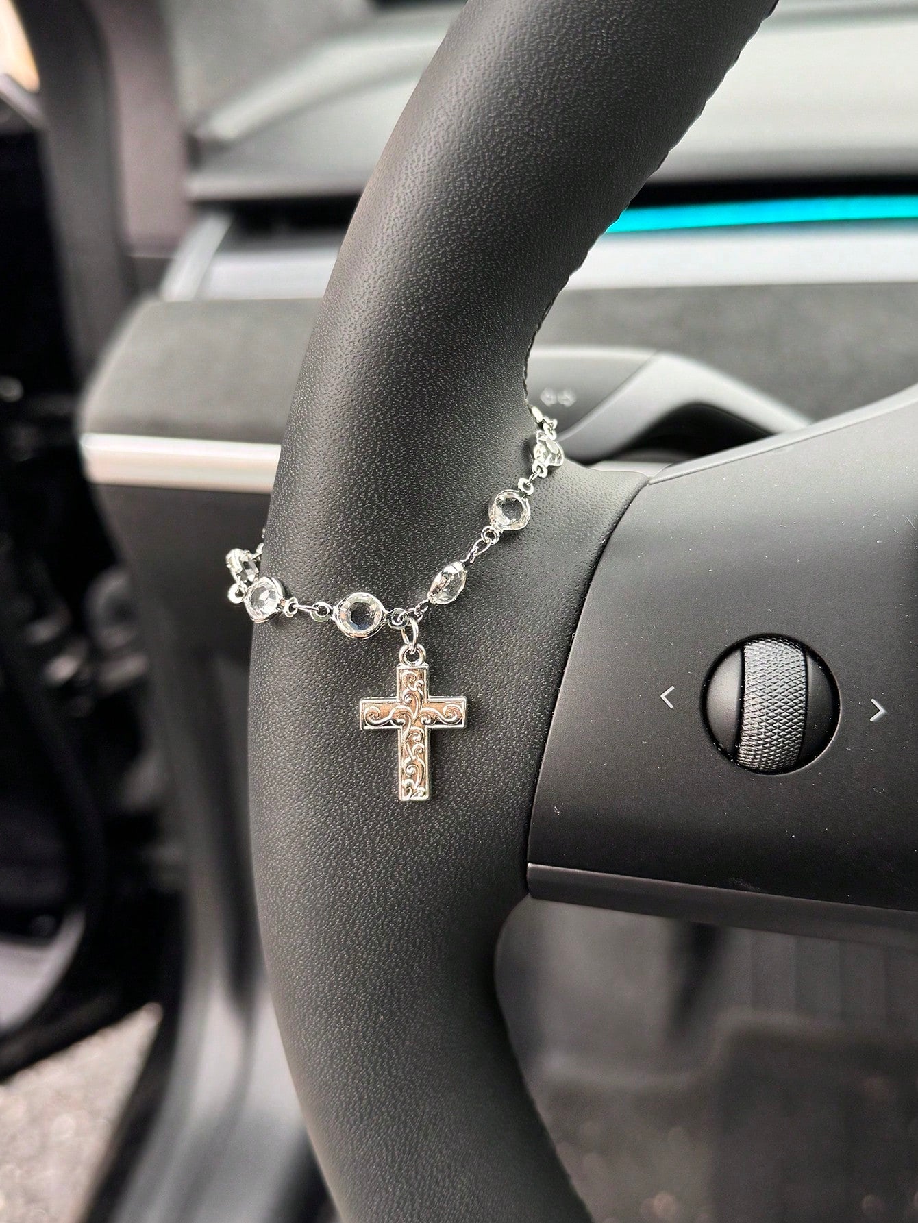 1pc Car Steering Wheel Decorative Pendant Light Luxury Crystal Chain Car Steering Wheel Decorative Pendant