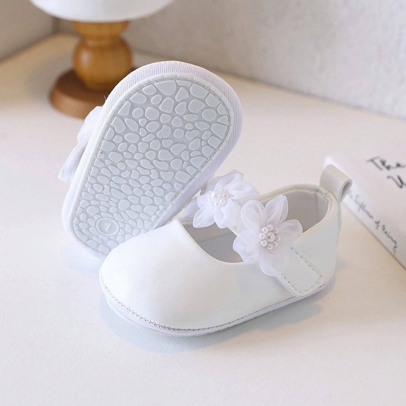 0-12 Months Baby Girls Shoes Soft Sole Non-Slip Hook And Loop Closure Bow First Walking Shoes Comfortable Indoor Outdoor Shoes
