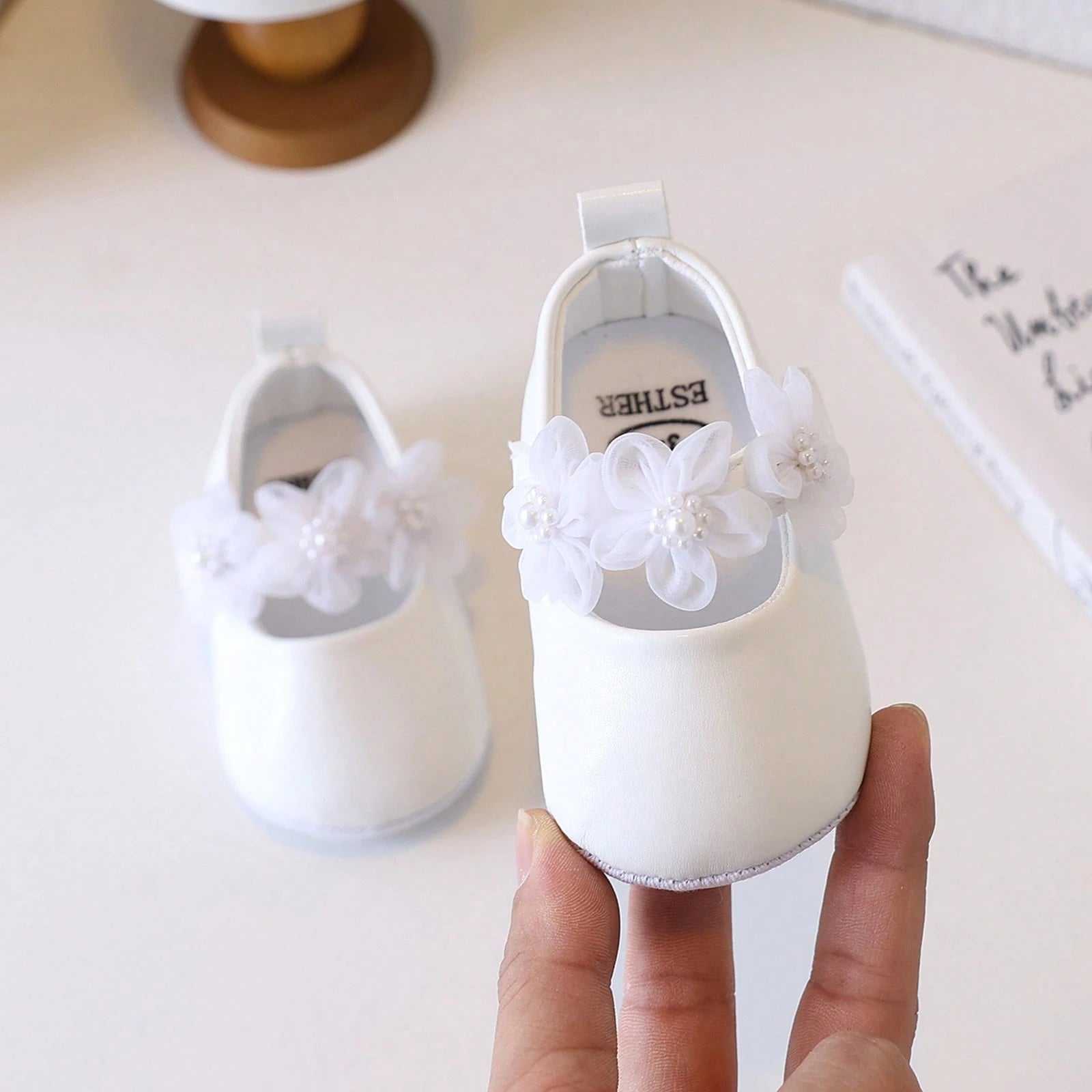 0-12 Months Baby Girls Shoes Soft Sole Non-Slip Hook And Loop Closure Bow First Walking Shoes Comfortable Indoor Outdoor Shoes