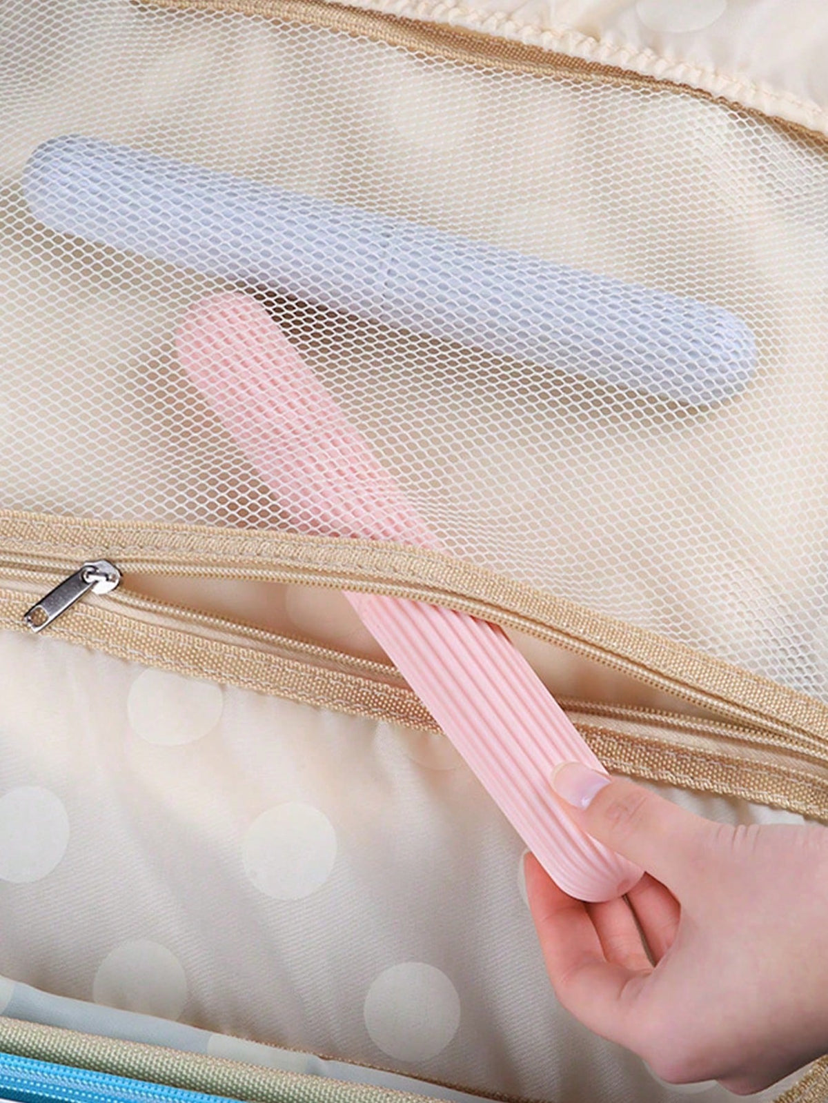 1/2pcs Portable Travel Toothbrush Holder,Anti-Slip Striped Toothbrush Storage Boxes,Toothbrush Cover/Case,University/Camping/Travel Essentials,Summer Travel Accessories,Back To School Supplies,Bathroo