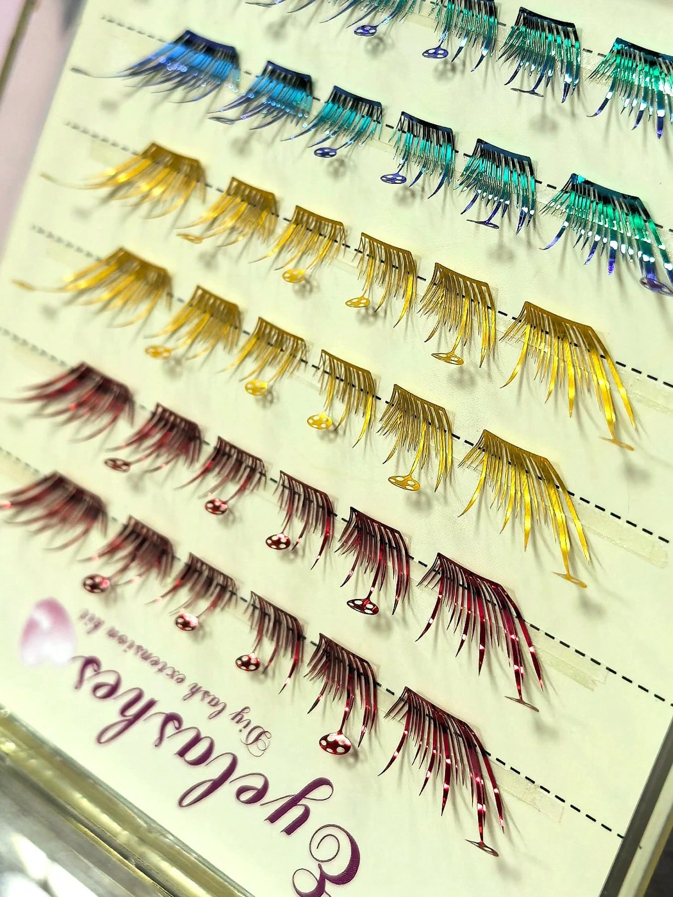 1 Box 6-Row 36pcs Segmented False Eyelashes, Exaggerated Colorful Stage Performance COSPLAY Football Theme Eyelashes, Football Cheerleading Support, Bar Game Watching, Festival Party, Laser Gradient S
