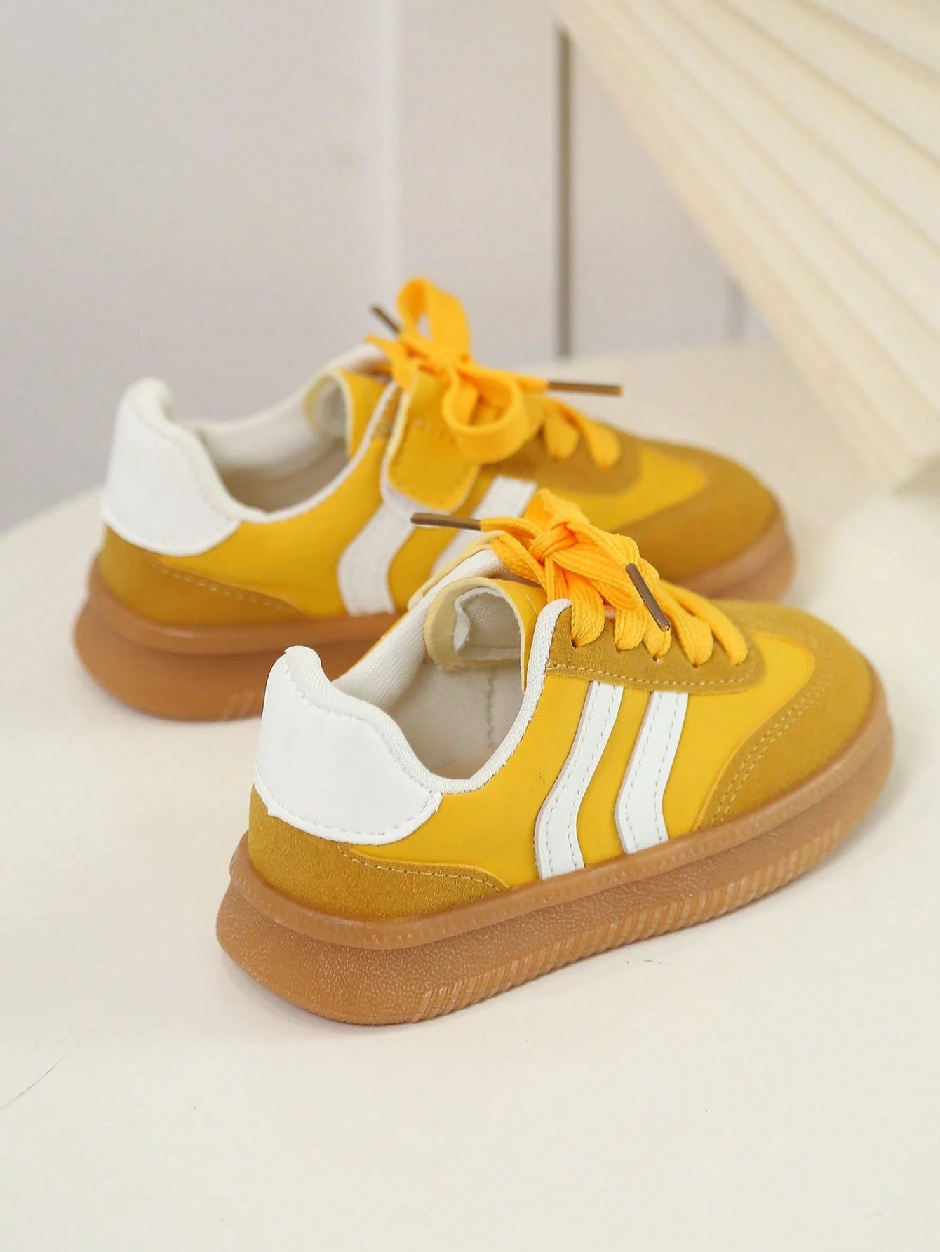 1 Pair Baby Classic Sneakers, Made Of Comfortable And Breathable Material To Keep Baby's Feet Dry. Black And White Striped Design On The Upper, Simple And Fashionable, With Hook And Loop Closure For E