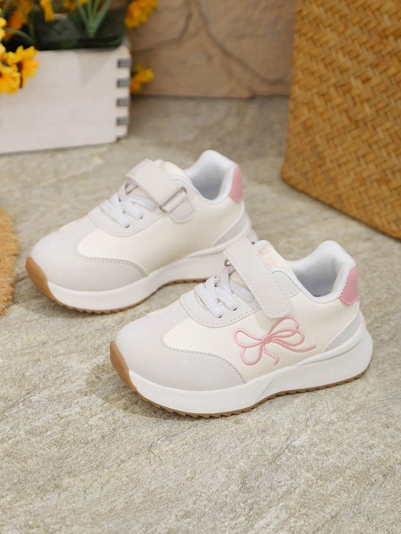 1 Pair New Kids Girls Cute Versatile Bowknot Chunky Sneakers, Casual Soft Sole White Shoes For Toddlers