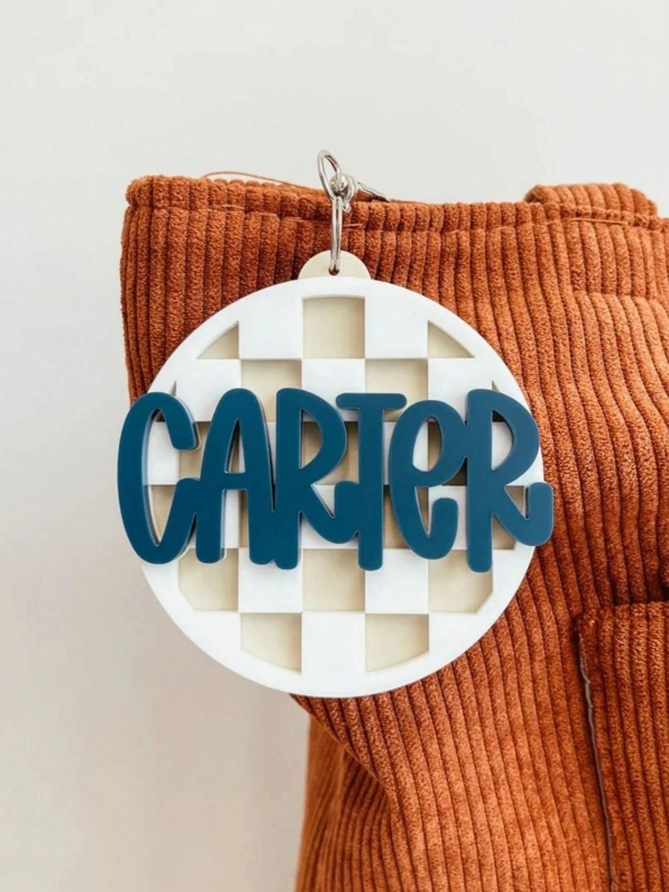 1 PC Checkered Backpack Tag, Backpack Name Keychain, 3D Name Keychain, Personalized Name Keychain, Backpack Name Tag, Diaper Bag Tag, DIY Customizable Name & Date Keychain, Unique Luggage Tag Keyring