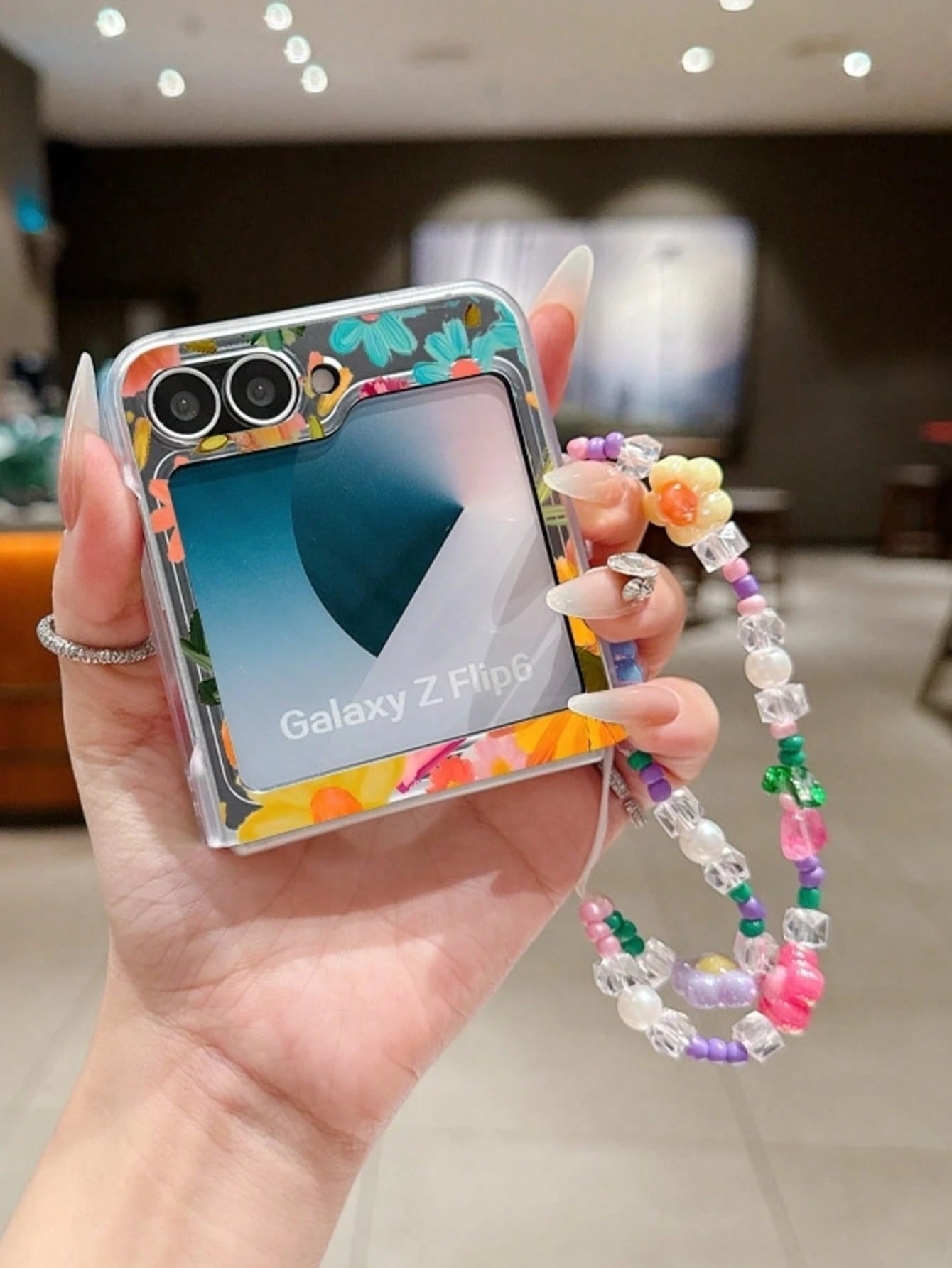 1 PC Of Fashionable And Simple Frosted PC Material With Colorful Flower Elementsfolding Phone Case, Paired With A Same Color Bracelet, Can Protect And Prevent Falling: SamsungGalaxy Zflip 3/Zflip 4/Zf