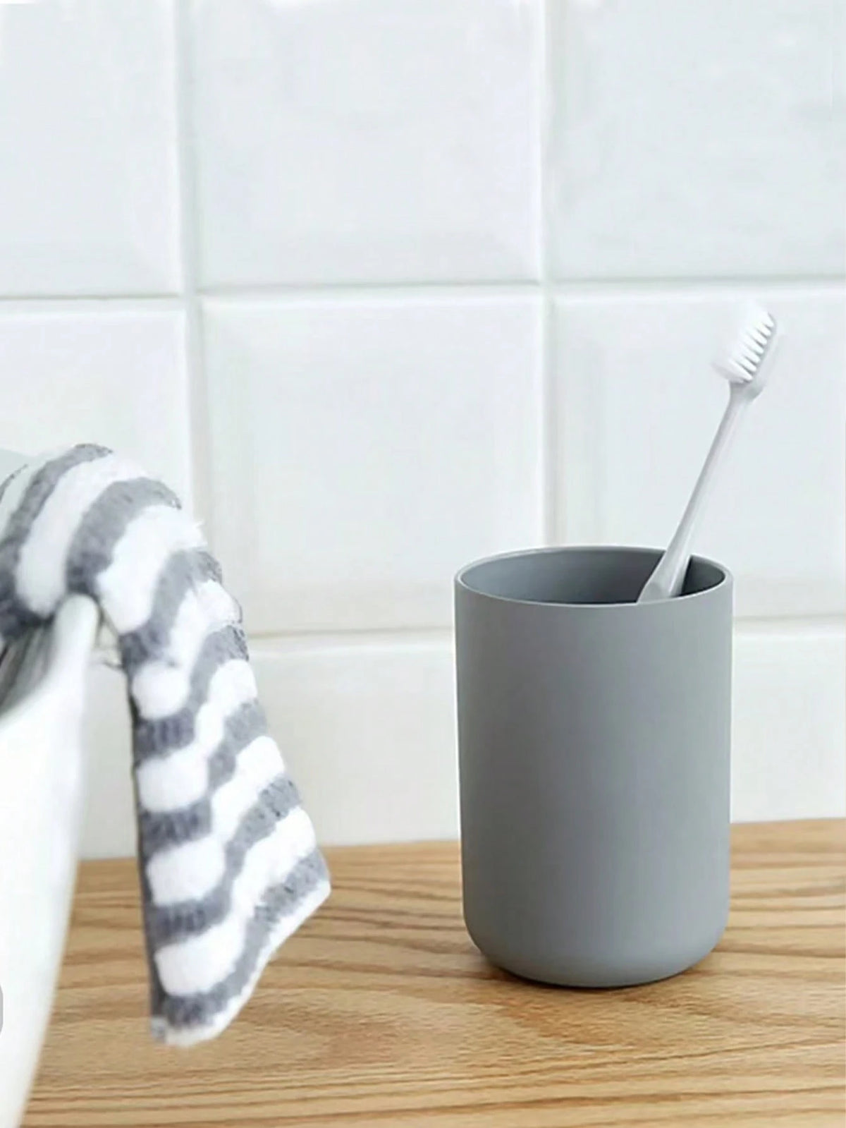 1 Piece Of Household Plastic Toothbrush Cup, Household Mouthwash Cup, Simple And Plain Color Wash Cup, Toothbrush And Tooth Cup, Large Capacity Wash Cup