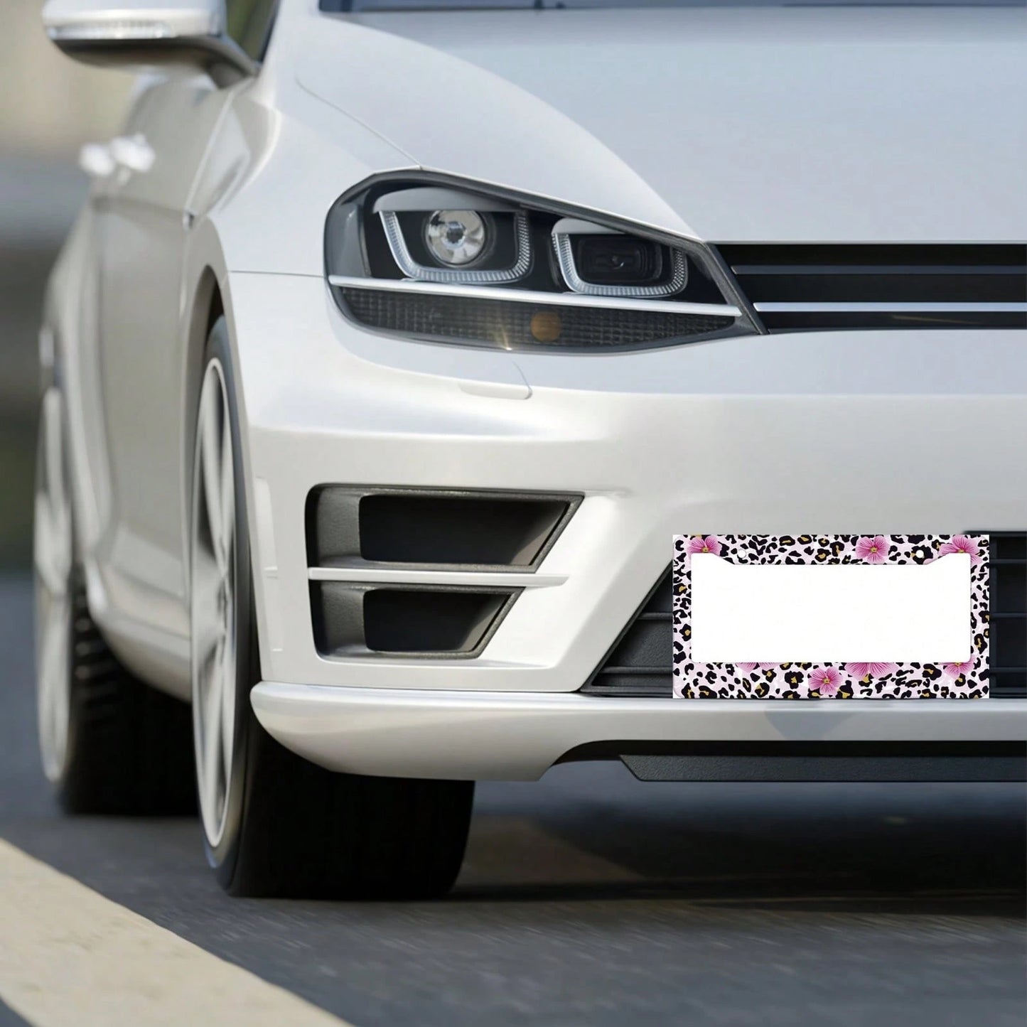 1 Piece Of Pink Floral And Leopard Print License Plate Frame, Vehicle Decorative License Plate Cover, Aluminum License Plate Bracket, Rust-Proof, Shockproof, And Rainproof, Suitable For American Stand