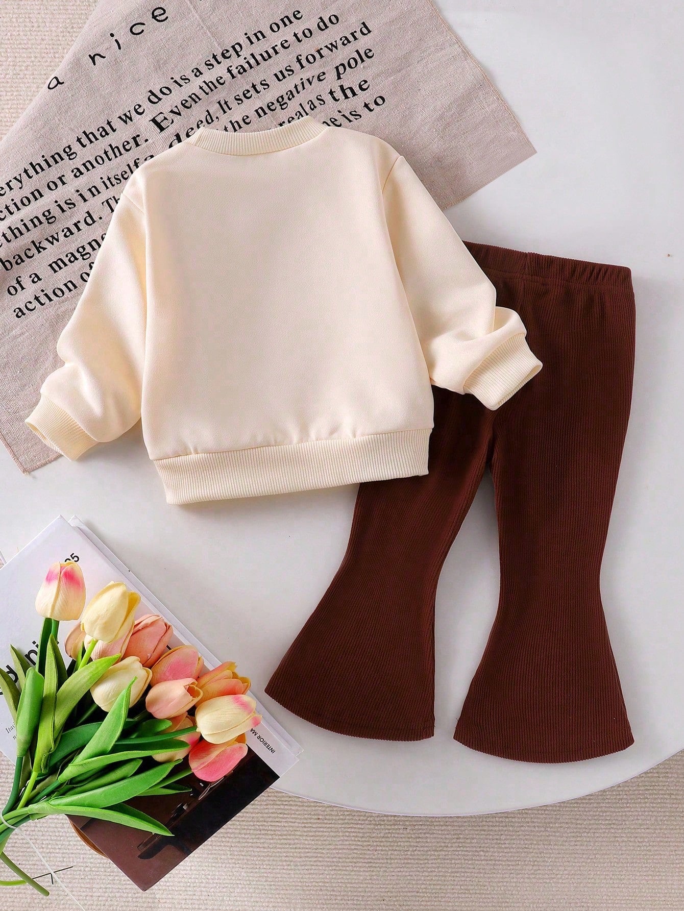 1 Set Baby Girl Sweet Cute Fashion Striped Pattern Print Crew Neck Sweatshirt With Matching Print Pattern Flare Pants Long Pants Outfit, Suitable For Autumn/Winter Daily Wear And Outings