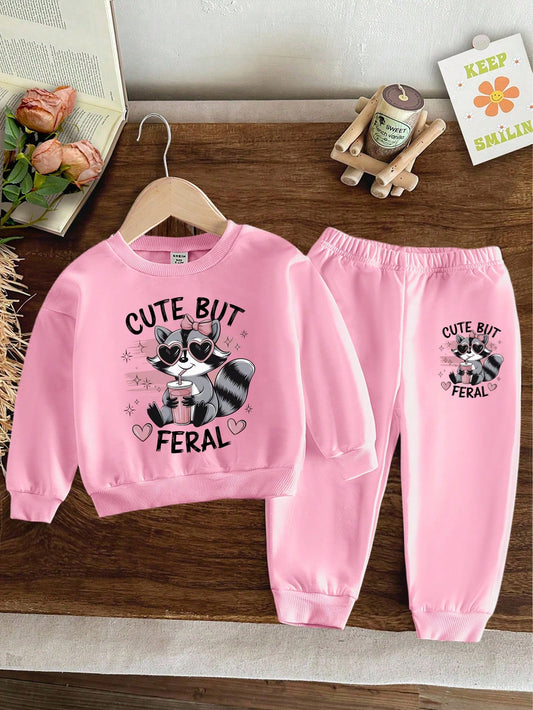 1 Set Baby Girls Cute Graphic Raccoon & Bow Heart "CUTE BUT " Letter Print Crew Neck Sweatshirt And Sweatpants Set,Light Pink,Autumn,Work,Casual