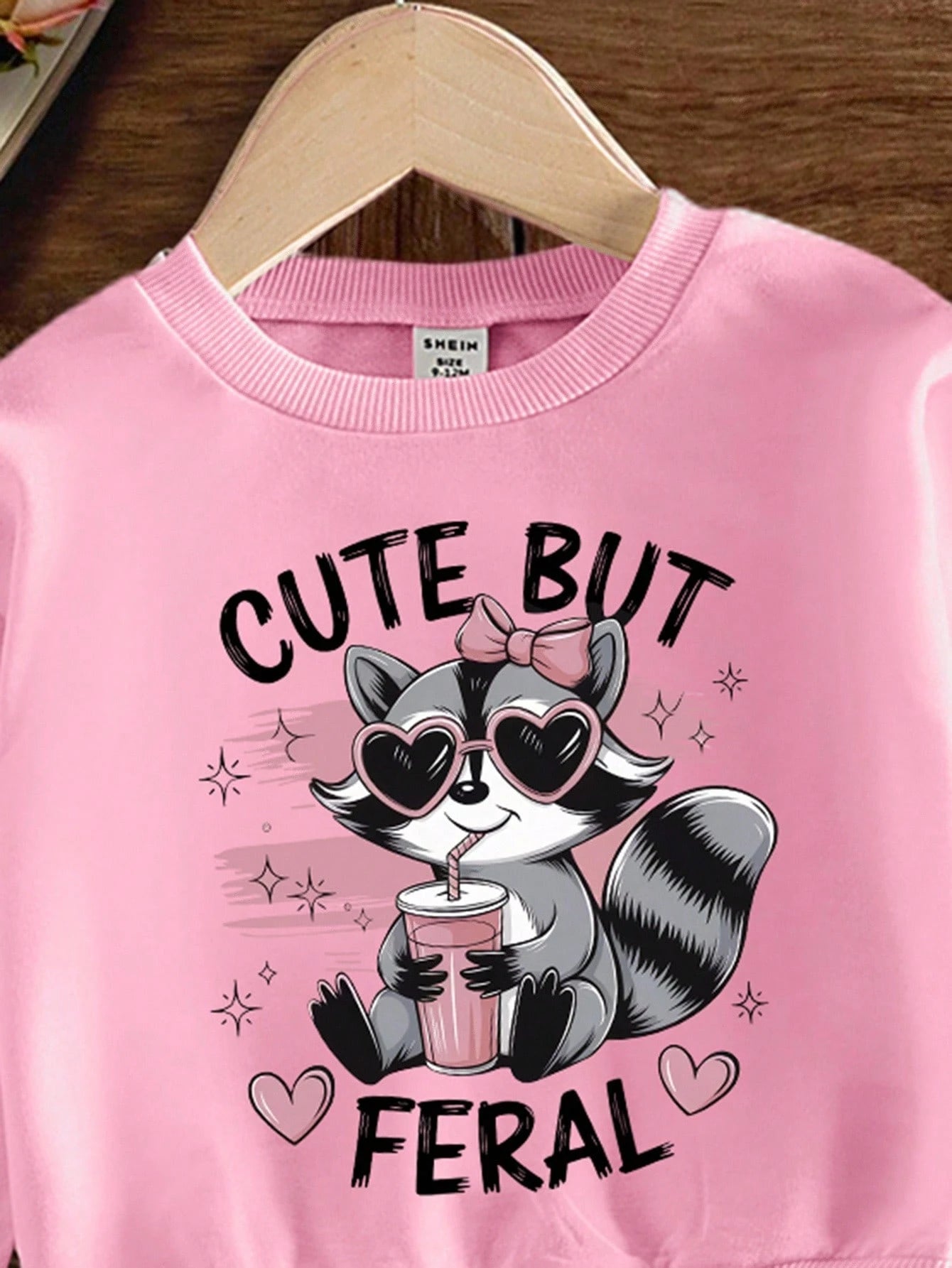 1 Set Baby Girls Cute Graphic Raccoon & Bow Heart "CUTE BUT " Letter Print Crew Neck Sweatshirt And Sweatpants Set,Light Pink,Autumn,Work,Casual