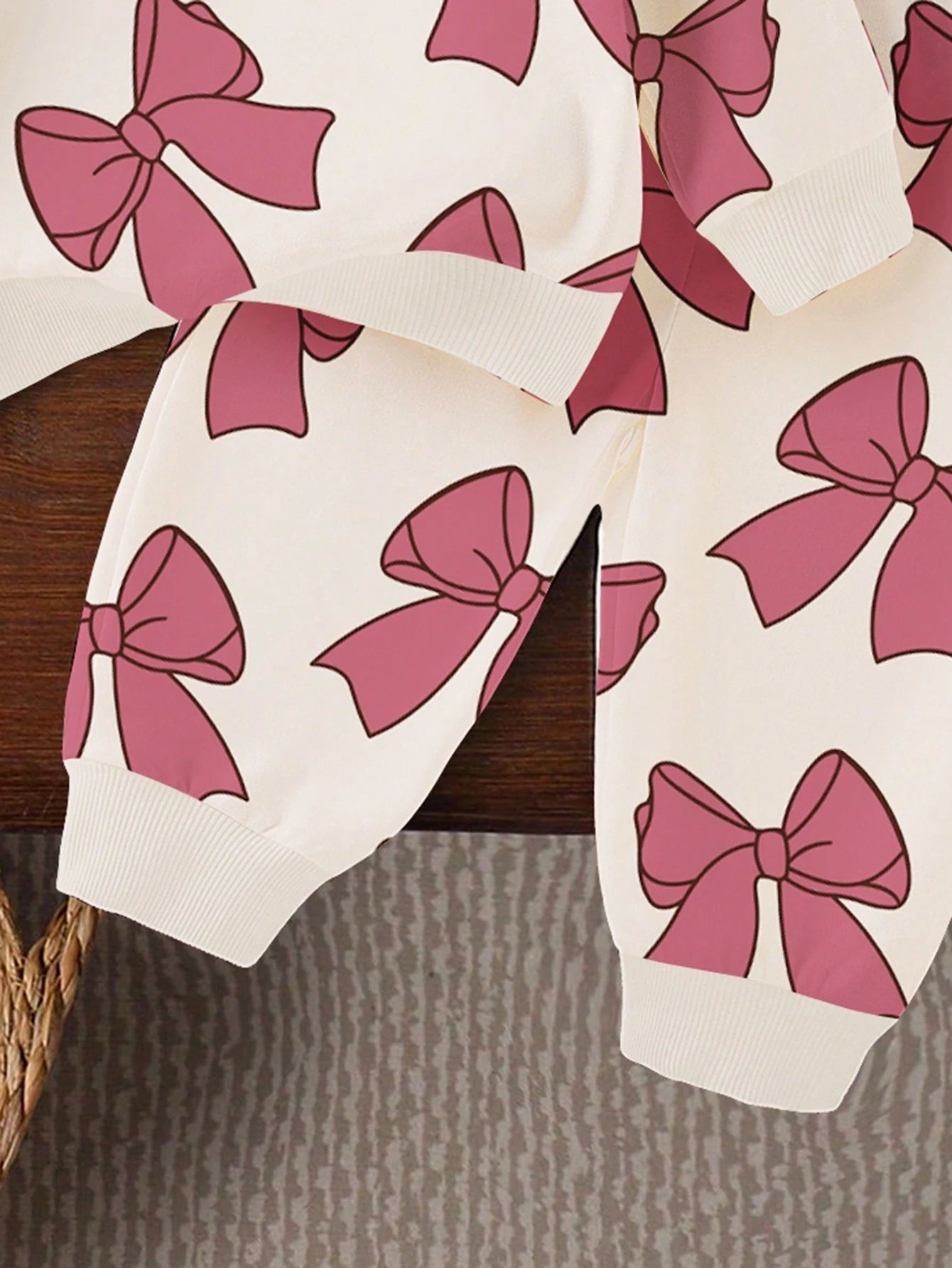 1 Set Baby Girls Cute Graphic Raccoon & Bow Heart "CUTE BUT " Letter Print Crew Neck Sweatshirt And Sweatpants Set,Light Pink,Autumn,Work,Casual