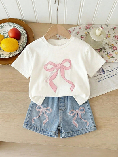 1 Set Random Baby Girls Casual Cute Fashion Red Black Heart Bow Knight Logo Round Neck Short Sleeve T-Shirt And Shorts Outfit, Suitable For Outings