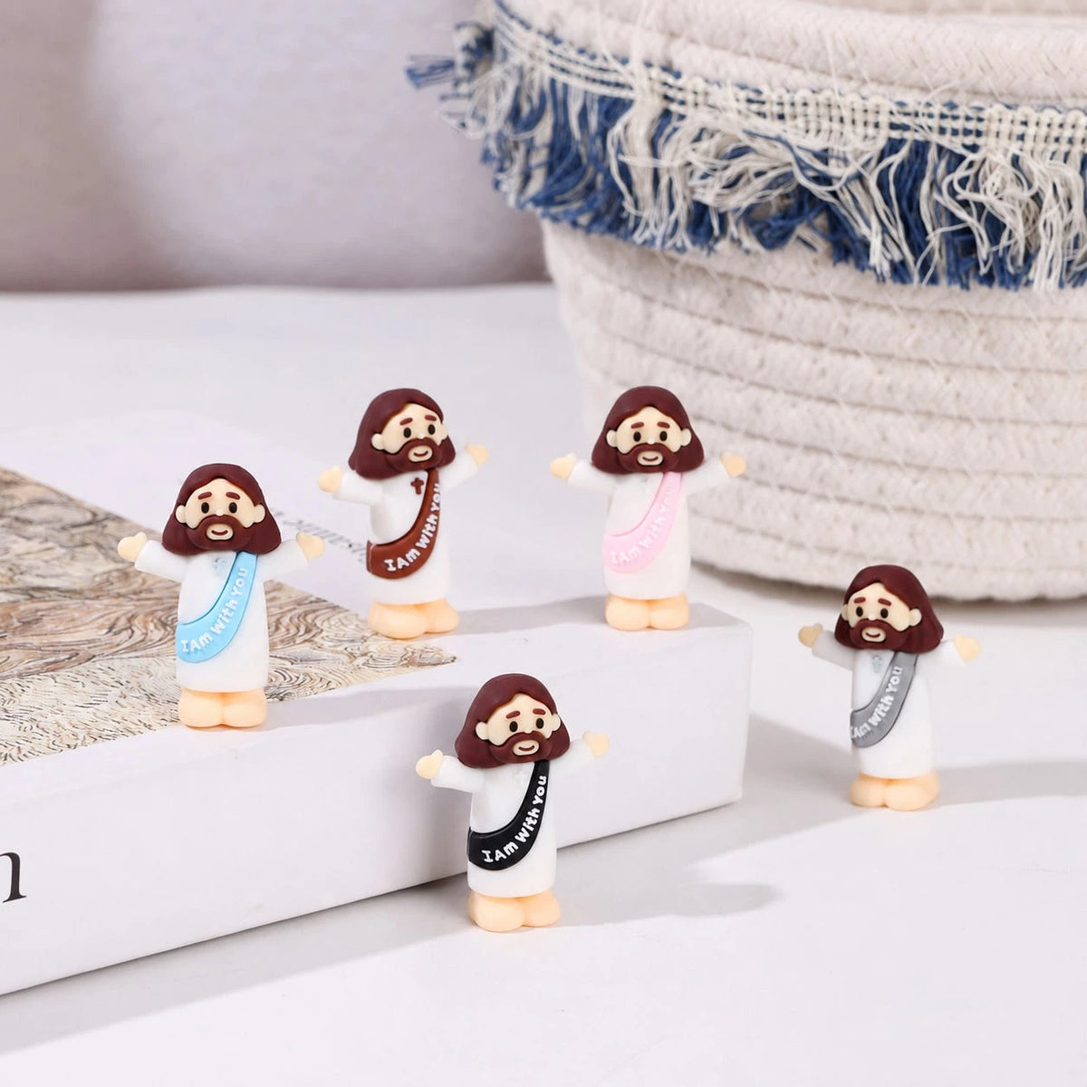100 PCS Little Jesus Figures, Mini Jesus Figurines In Bulk, Multicolor Tiny Jesus Figures, Christian Gifts,Christmas Gifts,Halloween Gifts,Baptism
