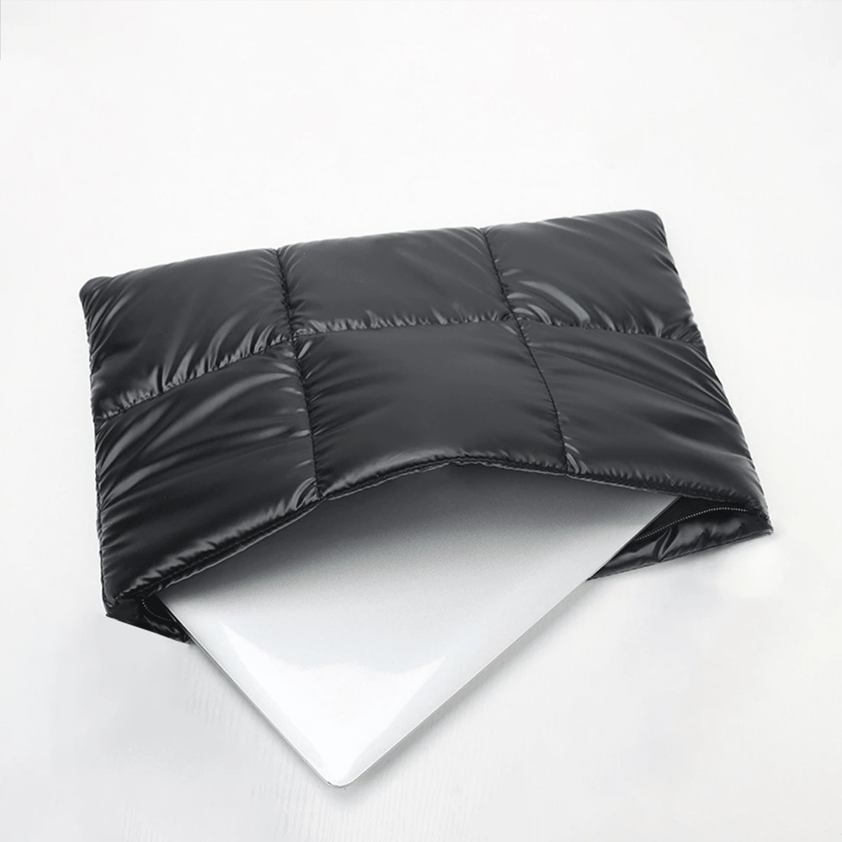 11-16 Inch Puffy Laptop Sleeve, Quilted Metallic Black/Silver Protective Case For 11",13-14", 15-16" Chromebook PC Notebook, Laptop Cover Bag