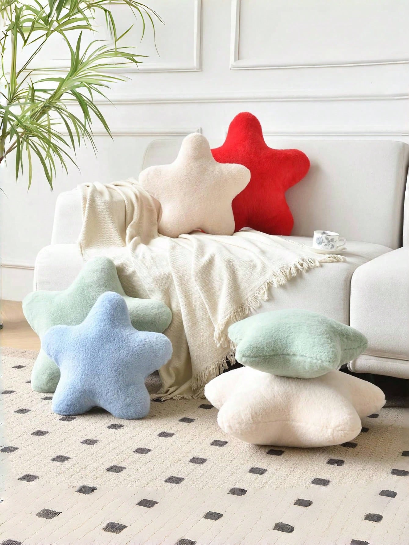 11.81"/15.74" Cute Star Shaped Throw Pillow, Soft Faux Fur Material, Christmas Home Decor For Sofa, Bedroom, Living Room, Great Christmas Gift For Family And Friends