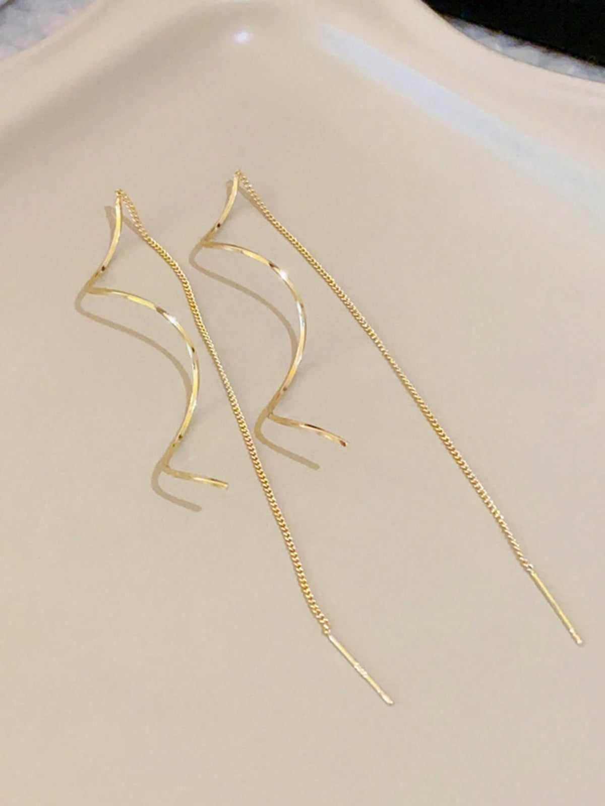 1pair Gold-Tone Twist Geometric Threader Earrings Elegant Party. Valentine's Day Accessories