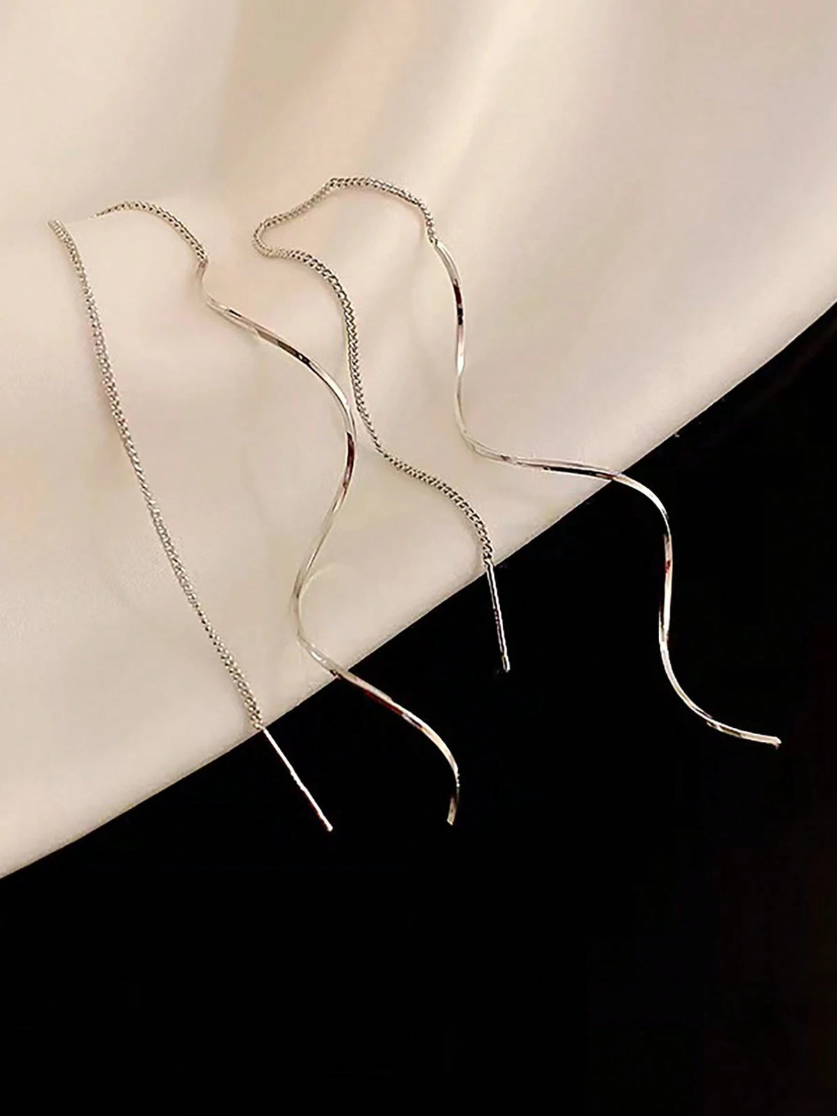 1pair Gold-Tone Twist Geometric Threader Earrings Elegant Party. Valentine's Day Accessories