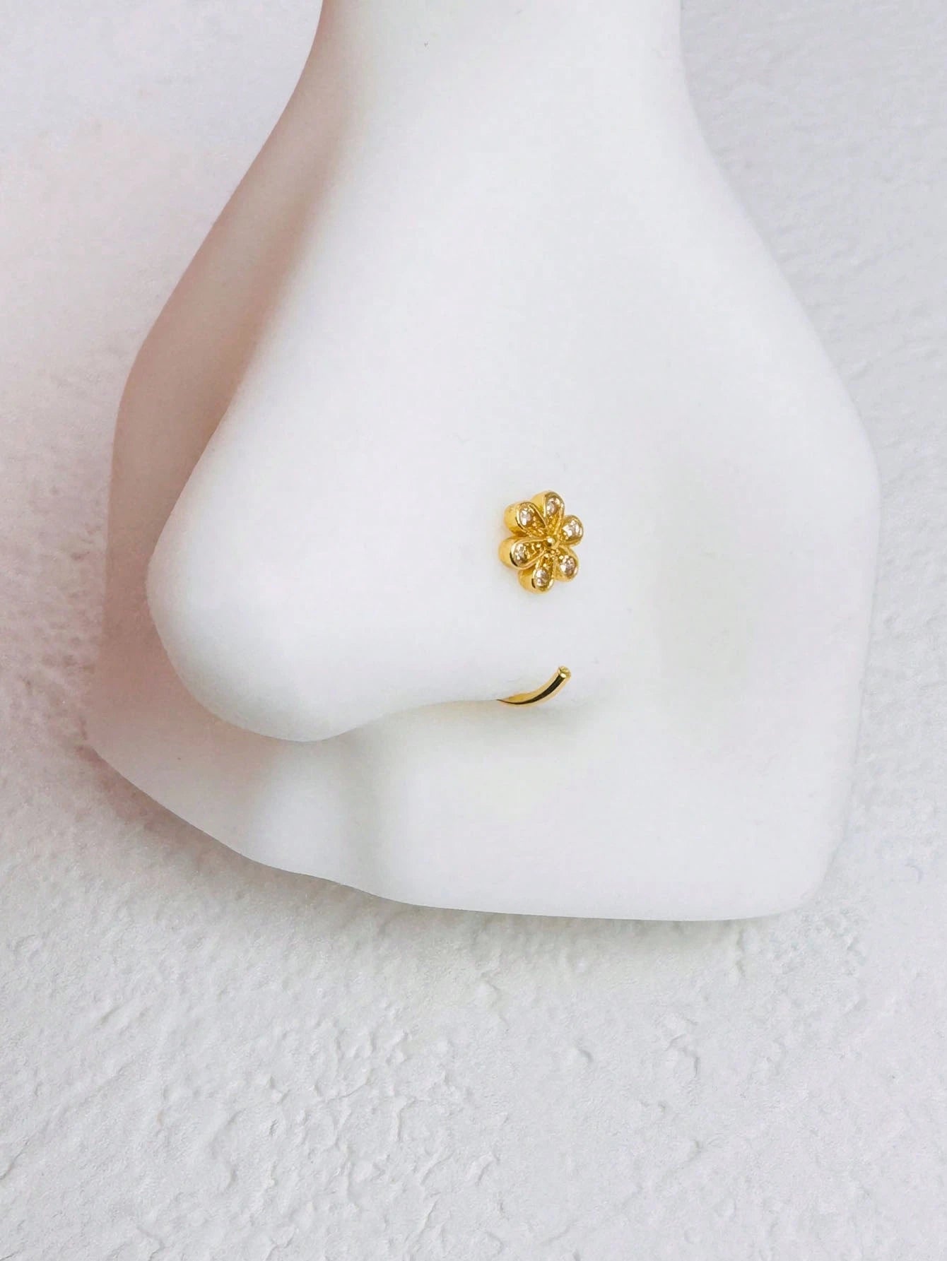 1pc 18K Gold Plated Stainless Steel C-Shaped Mini Zirconia Flower Nose Ring, Hypoallergenic Lightweight Nose Jewelry Earring Nose Piercing Jewelry Lip Ring Nose Ring Women Lip Ring Earring Cartilage R