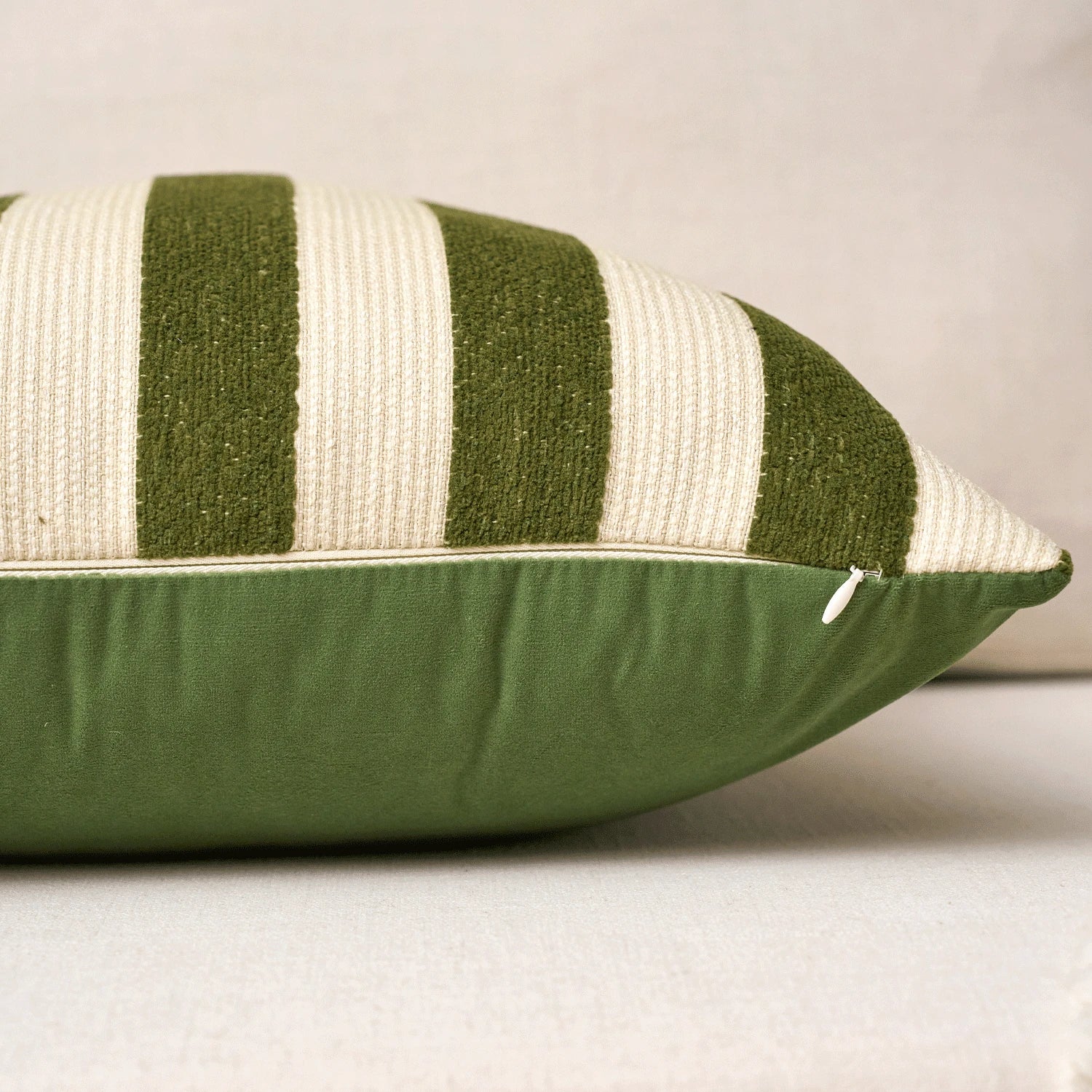 1pc/2pcs Black & White Striped Chenille Decorative Throw Pillow Cover, Soft Modern Abstract Bohemian Style Cushion Case For Sofa, Bedroom, Living Room, Suitable For All Seasons, Also As Gift