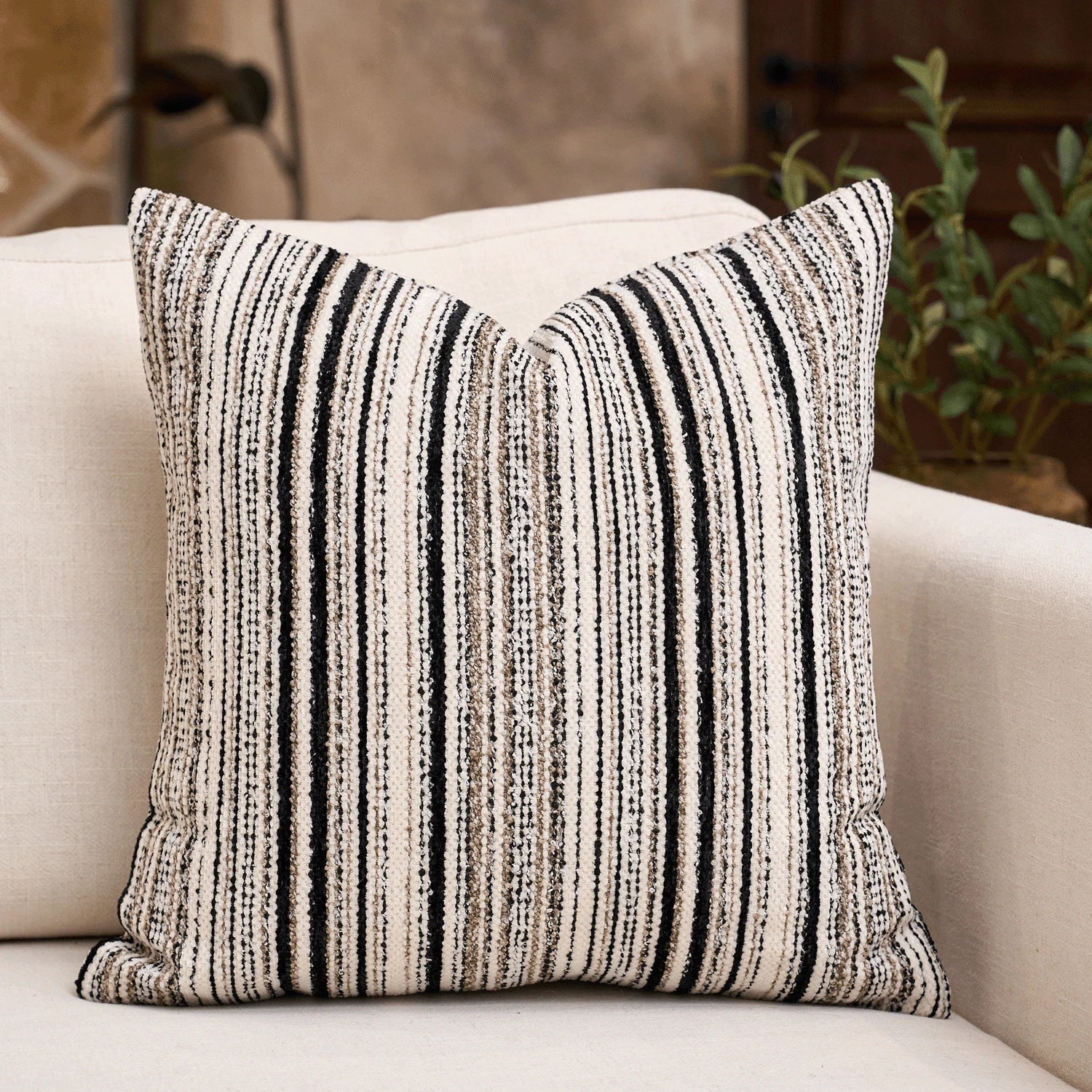 1pc/2pcs Luxury Chenille Striped Decorative Throw Pillow Cover, Without Pillow Insert, Black & Beige Boucle Texture, Square Shape, Suitable For Sofa, Living Room, Bedroom, Farmhouse, Also As Gift