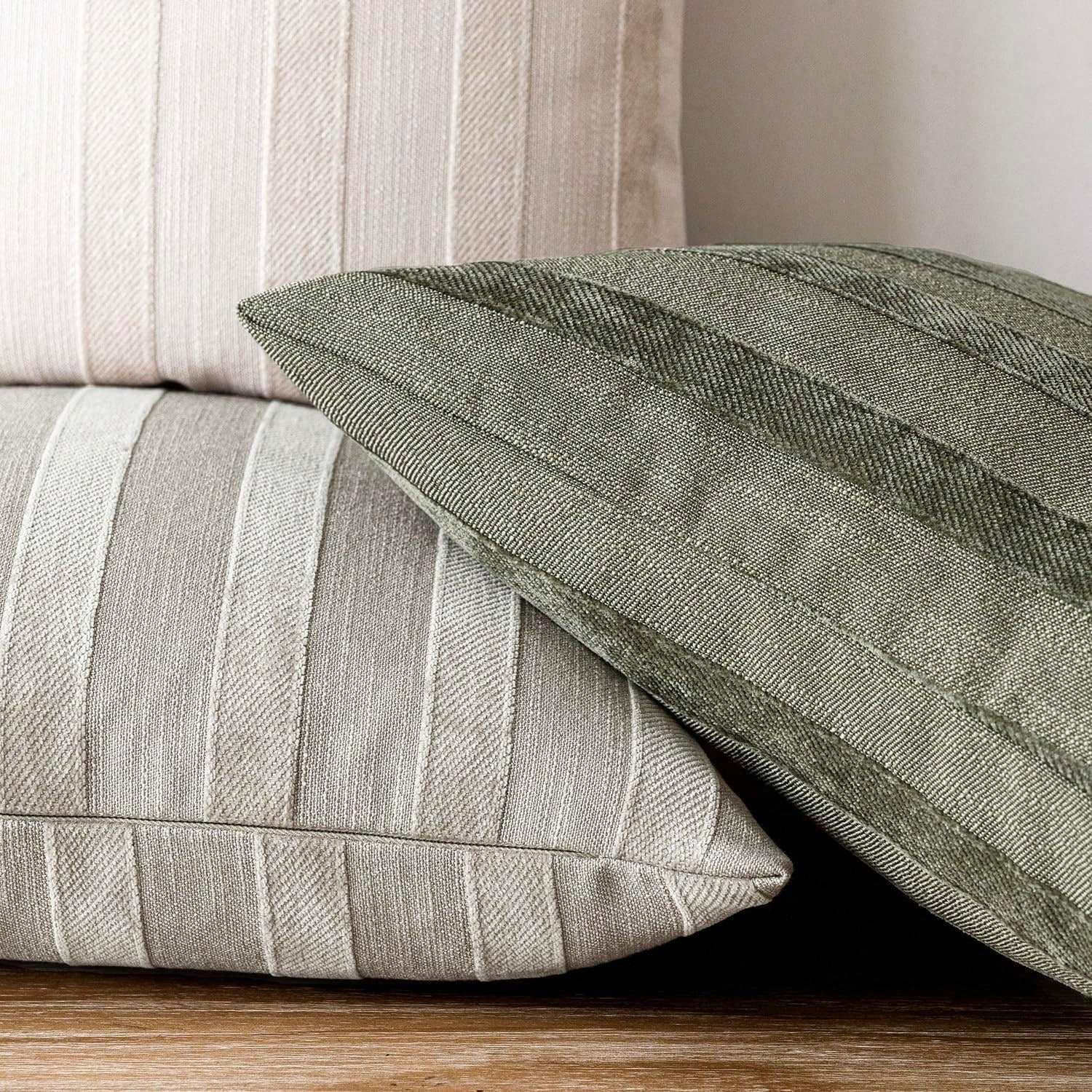 1pc/2pcs Olive Green 3D Striped Throw Pillow Cover (Pillow Insert Not Included), Modern Fashionable Soft Chenille And Faux Linen Blend Dual-Tone Striped Comfortable Cushion Cover, Suitable For Home So