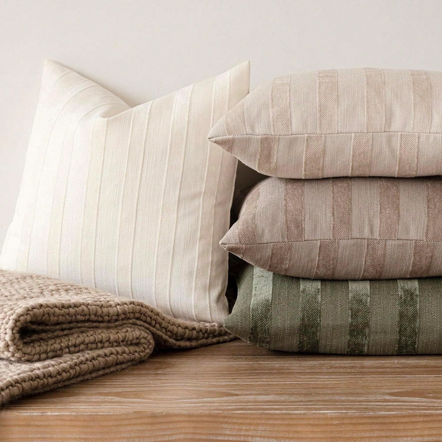 1pc/2pcs Olive Green 3D Striped Throw Pillow Cover (Pillow Insert Not Included), Modern Fashionable Soft Chenille And Faux Linen Blend Dual-Tone Striped Comfortable Cushion Cover, Suitable For Home So