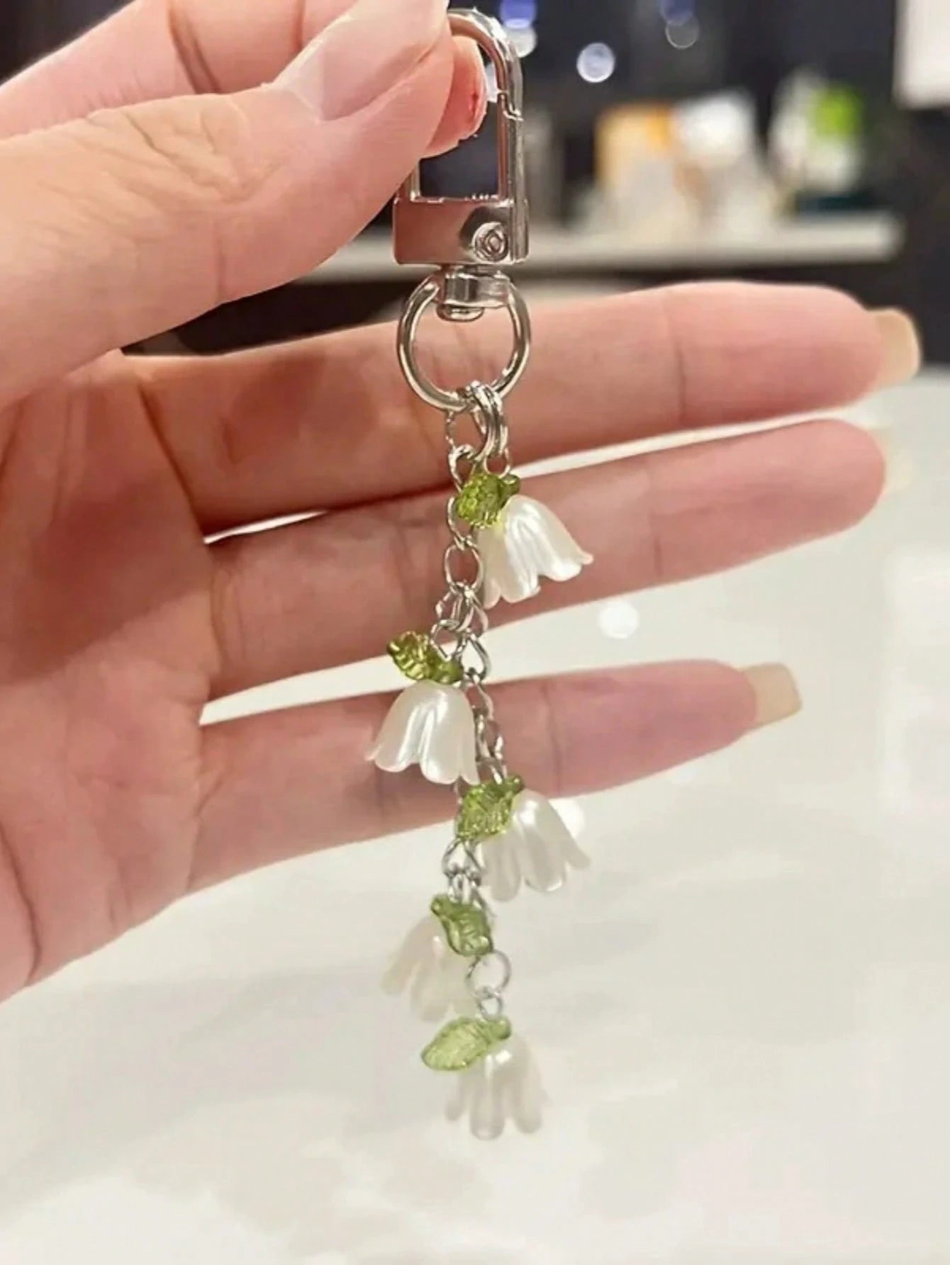 1pc/2pcs Women's Elegant Lily Of The Valley Keychain, Lily Of The Valley Beaded Pendant, Fresh Style Hanging Decoration Suitable For Bags, Backpacks And Car Key Fobs