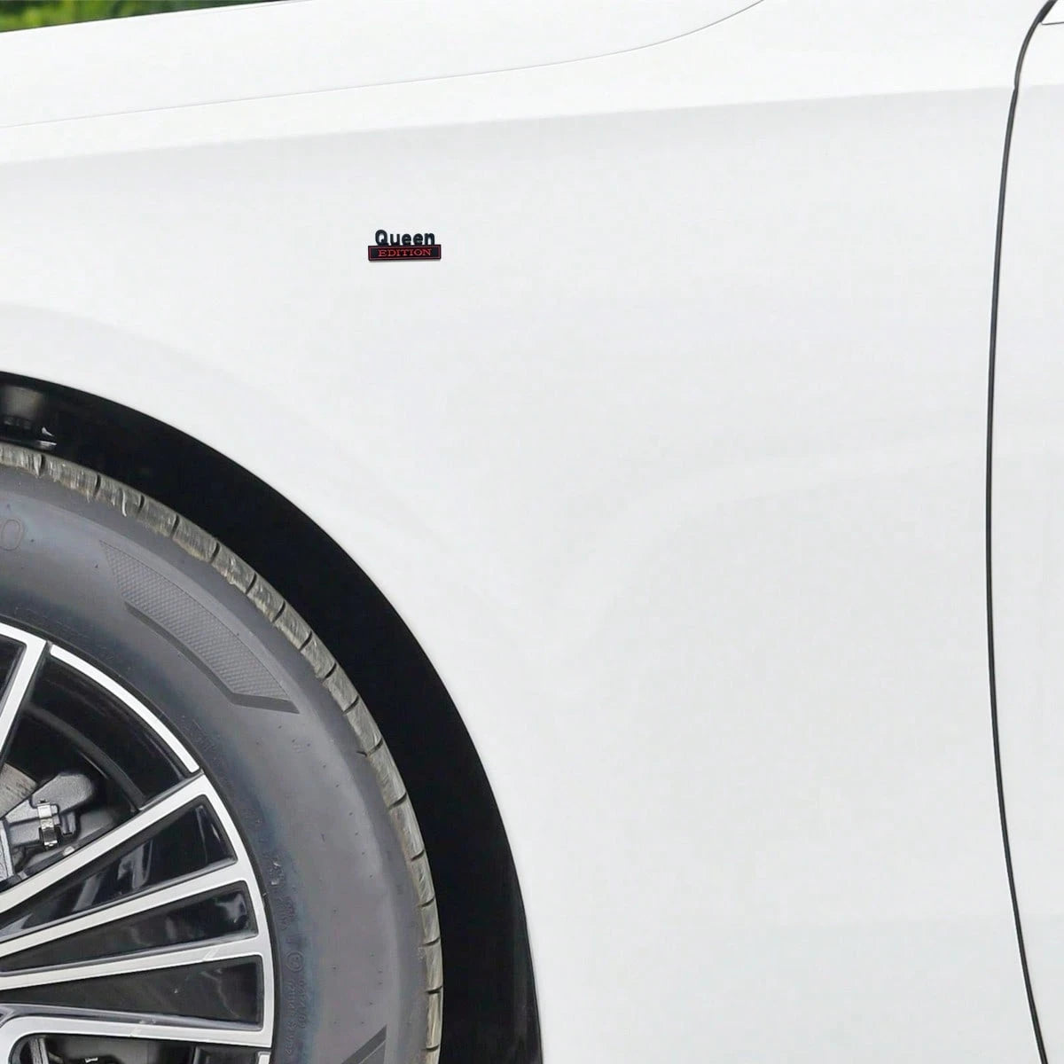 1pc 3D Metal Car Sticker Queen EDITION, Applicable For Cars, Trucks, Motorcycles, SUVs On Engine Hood, Trunk, Fenders, Side Doors, Body Decor Accessories