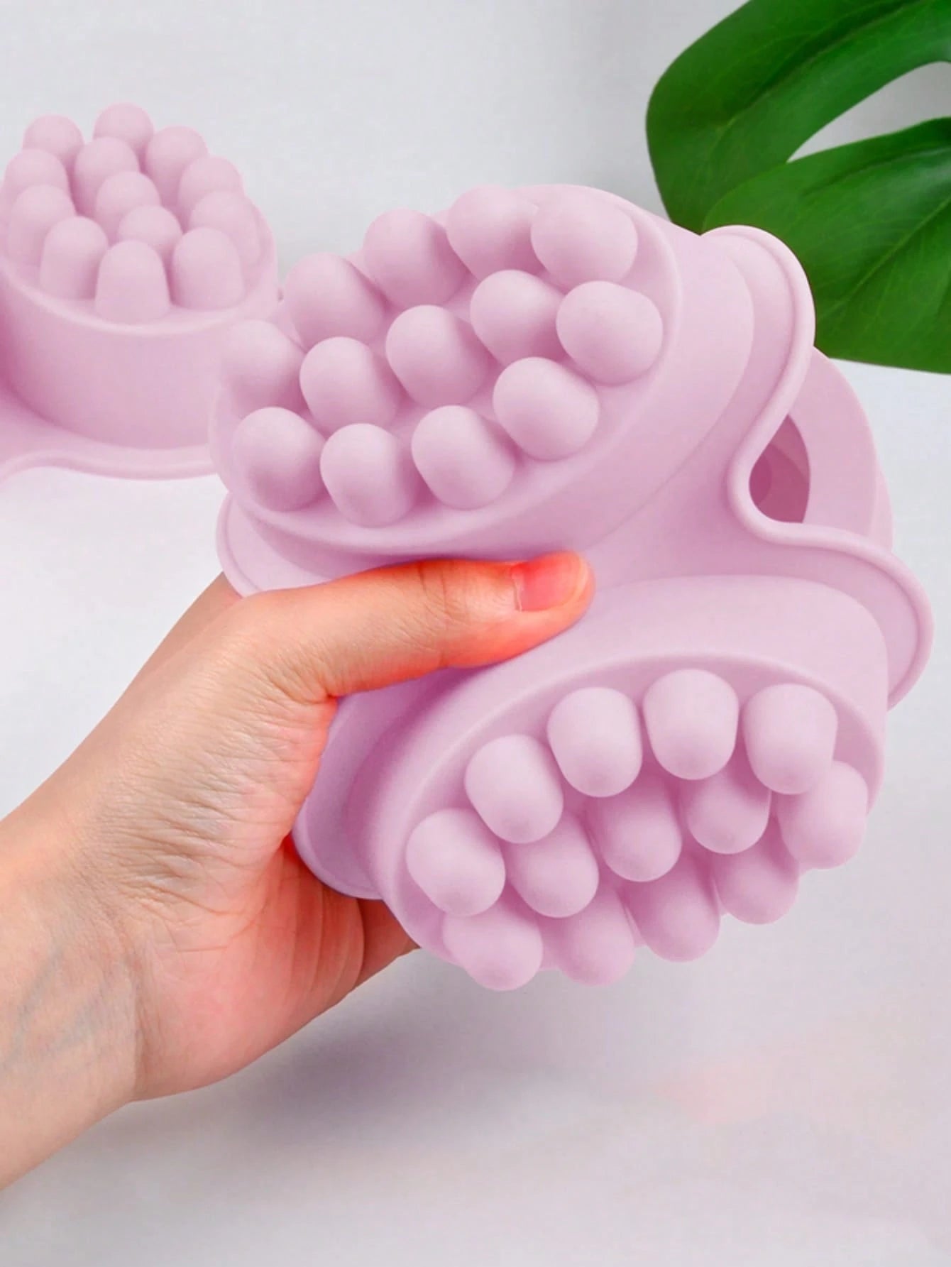 1PC 4-Cavity Oval Silicone Mold Massage Silicone Soap Mold Bar Soap Making Tool DIY Handmade Oval Spa Soap Plaster Aromatherapy Decorative Ornament Mold