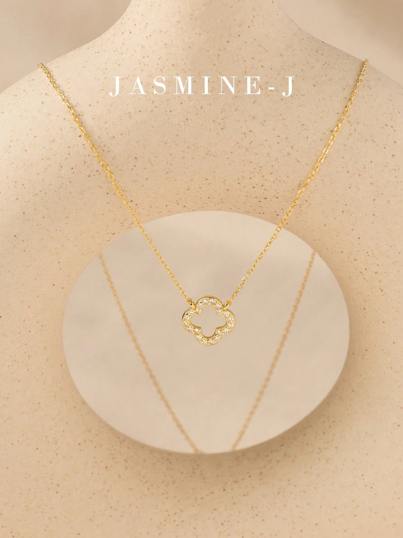 1pc 925 Sterling Silver Hollow Four-Leaf Clover Necklace, Inlaid With Diamonds, 14K Gold Plated, Low Allergy, Classic Minimalist Four-Leaf Clover Flower Necklace, Suitable For Women's Daily Wear, Perf