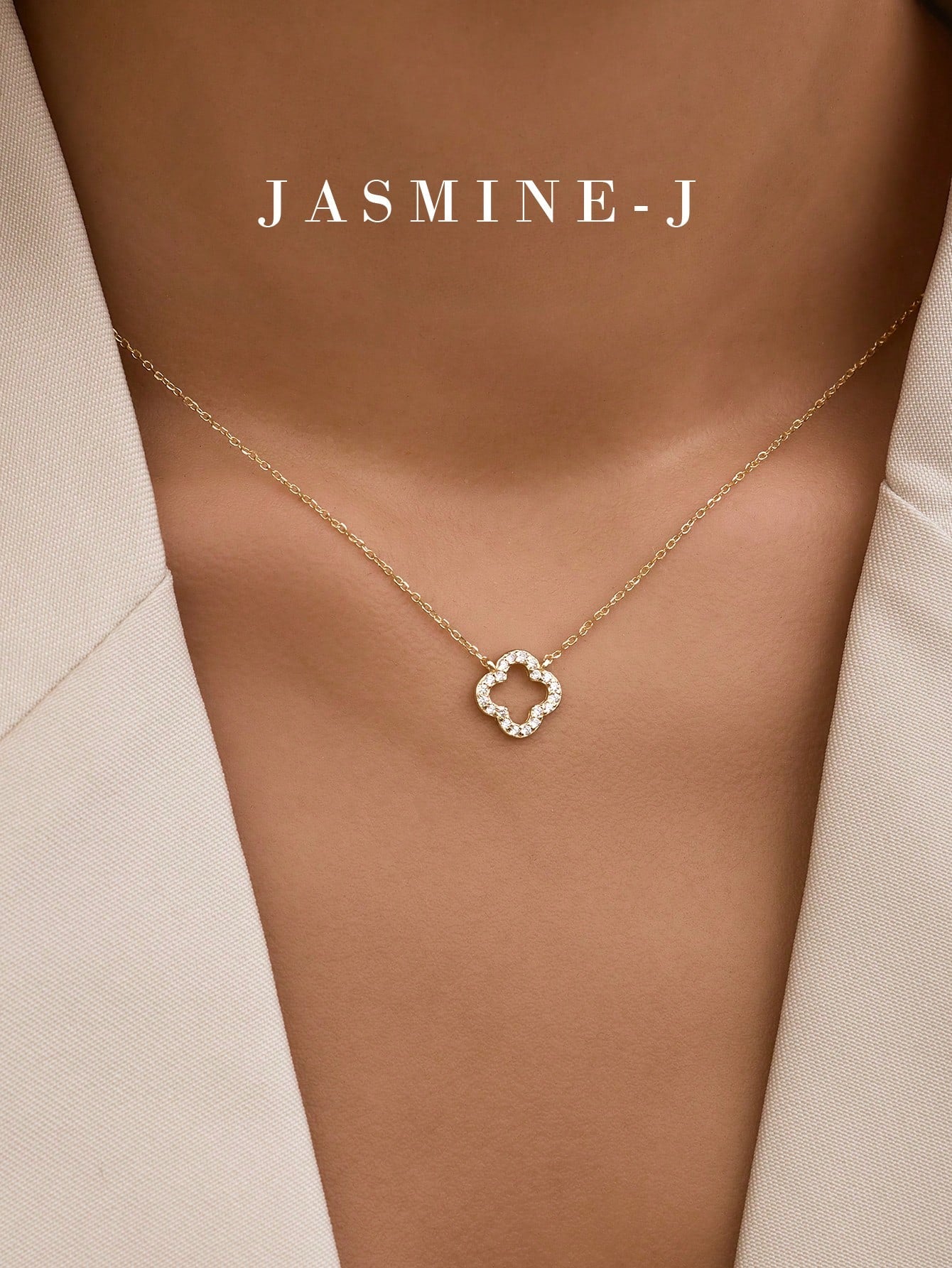 1pc 925 Sterling Silver Hollow Four-Leaf Clover Necklace, Inlaid With Diamonds, 14K Gold Plated, Low Allergy, Classic Minimalist Four-Leaf Clover Flower Necklace, Suitable For Women's Daily Wear, Perf