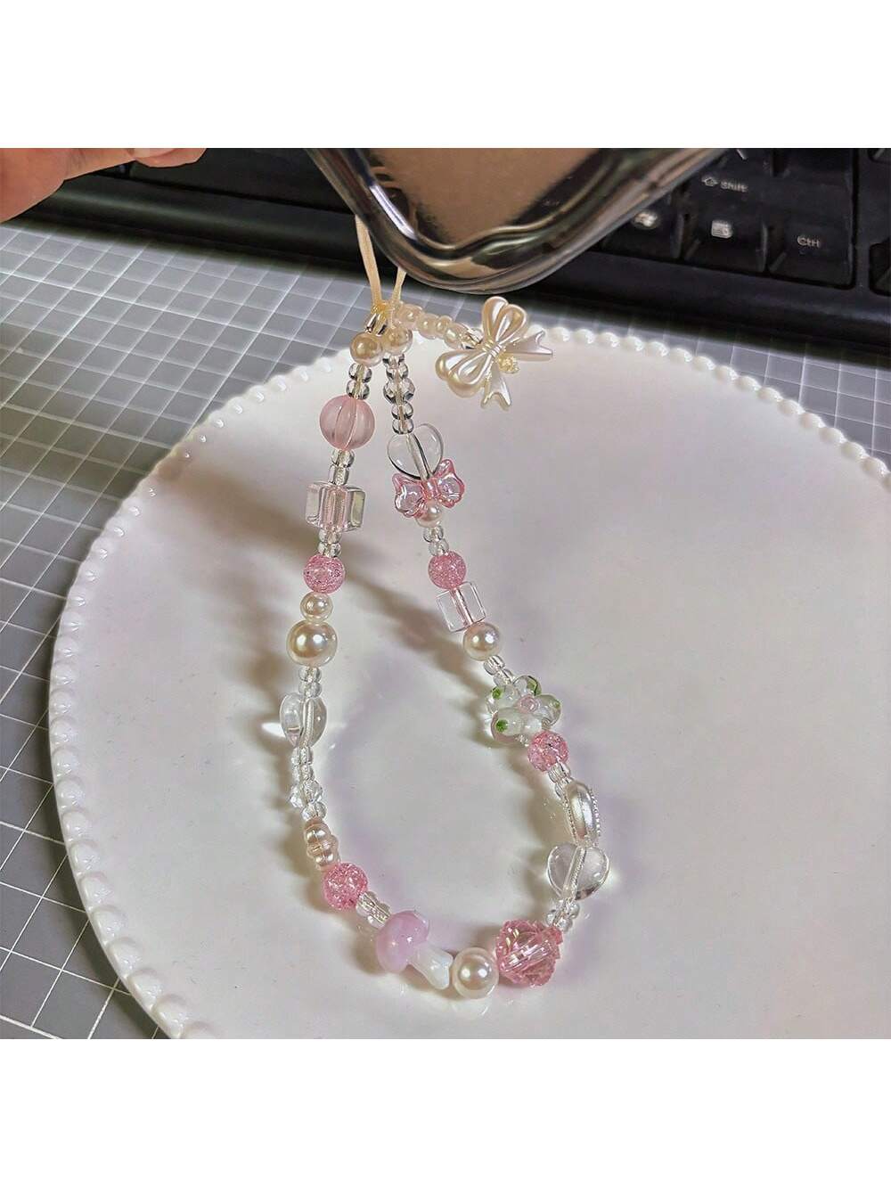 1pc Acrylic Flower & Bow Crystal Beaded Phone Lanyard, Wrist Strap Phone Hanging Cord, Suitable For CCD Camera, Keys, Bags, Phone Hanging Compatible With Android And Most Smartphone,Gifts For Mother