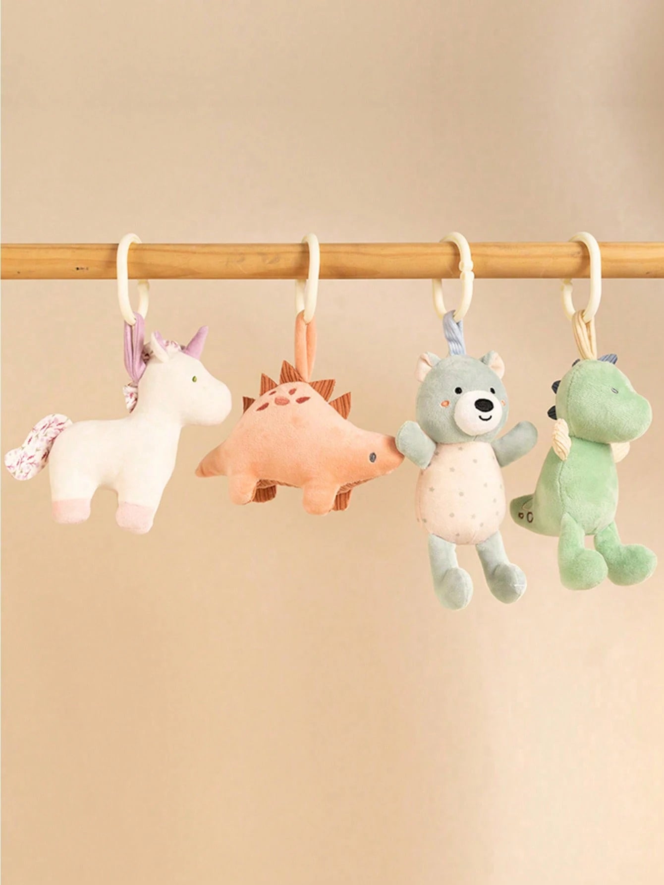 1pc Baby Plush Animal Stuffed Toy Rattle Ornament, Suitable For Car Seat And Stroller, Newborn Gift, Wind Chime, Pendant Decoration For Baby Room, Infant Sensory Soft Toy- Bear, Unicorn, Dinosaur