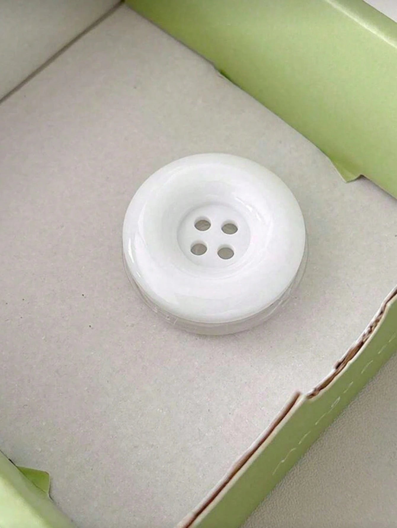 1pc Candy Color Button Air Cushion Phone Stand, Adhesive Retractable Slouchy Desktop Phone Holder, Collapsible Phone Stand