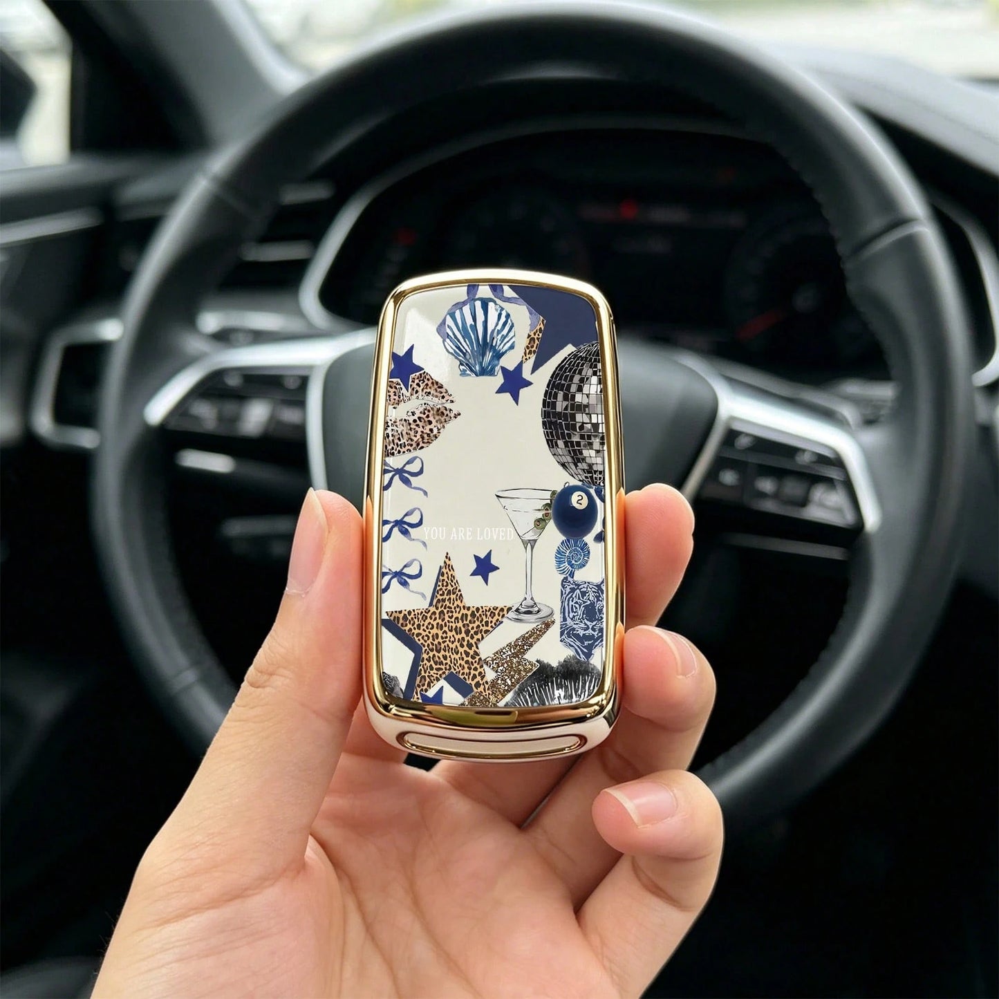1pc Car Key Case-Elegant Print,Suitable For Jetta Mk6, Polo Mk5, Golf Mk6, Tiguan Mk1, Passat B7, Passat NMS, Caddy Mk3, Beetle, Amarok, Touran Mk1. Advanced Soft-Touch, Does Not Block Signal, Unisex.