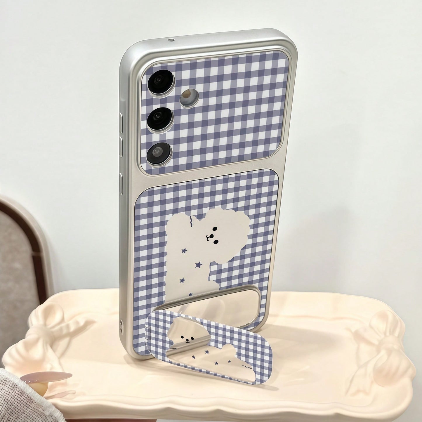1pc Corning Skin Spray Metal Paint Lens Distinction Large Window Full Coverage Soft Phone Case With Blue Plaid Puppy Pattern And 1pc Mirror Stand, Compatible With IPhone 7/8/11/X/12/13/14/15/16/17 Ser