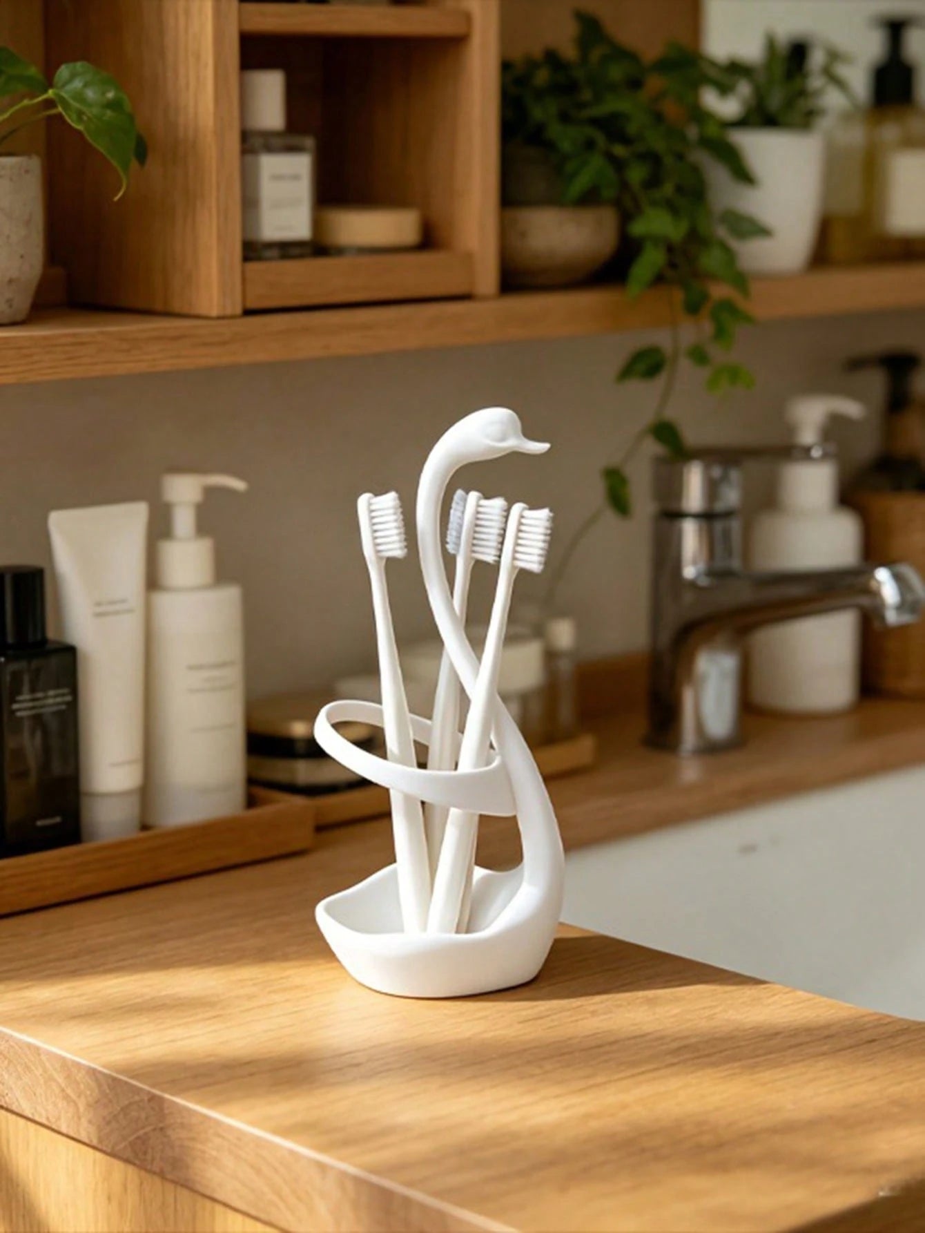 1pc Creative Swan-Shaped Plastic Toothbrush Holder, Minimalist Versatile Design, Hollow Design For Drainage And Breathability To Prevent Water Accumulation, Can Store Toothbrushes, Toothpaste, Small I