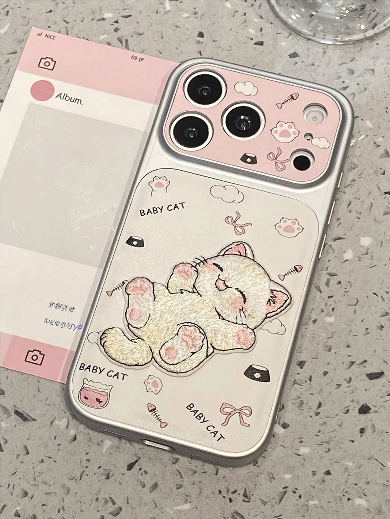 1pc Cute Cartoon Cat Embroidery Phone Case, Suitable For IPhone 15, 17 Pro Max, 14, 16 Pro, 16 Max, Unique And Stylish, Ideal For Women, Birthday, Mother's Day Gift