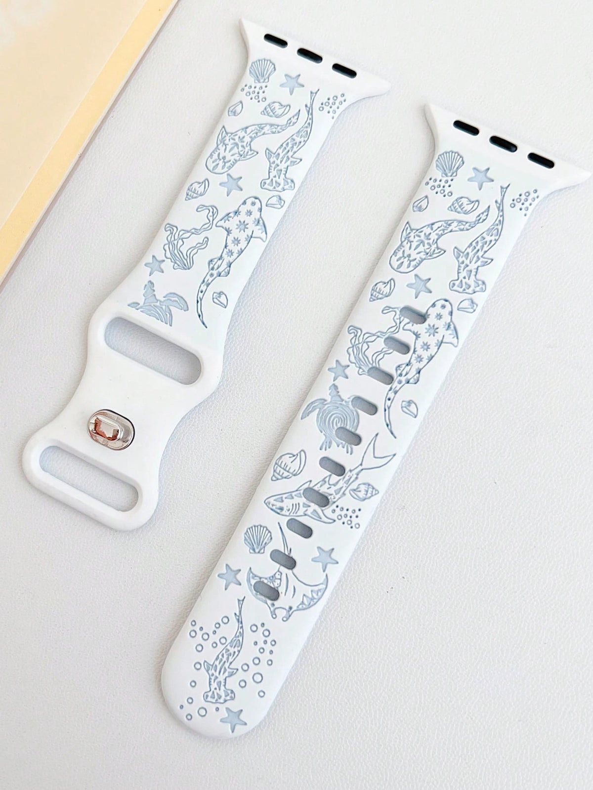 1pc Cute Ocean Theme Shark Dual-Color Engraved Silicone Watch Band, Compatible With Apple Watch 38/40/41/42/44/45/49/(S10 42)/(S10 46)Mm, Fashionable Soft Silicone Sports Watch Strap, Suitable For App
