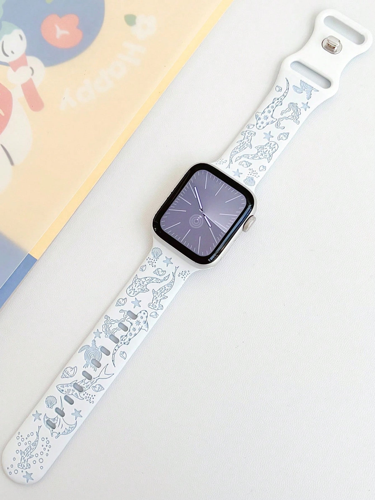 1pc Cute Ocean Theme Shark Dual-Color Engraved Silicone Watch Band, Compatible With Apple Watch 38/40/41/42/44/45/49/(S10 42)/(S10 46)Mm, Fashionable Soft Silicone Sports Watch Strap, Suitable For App