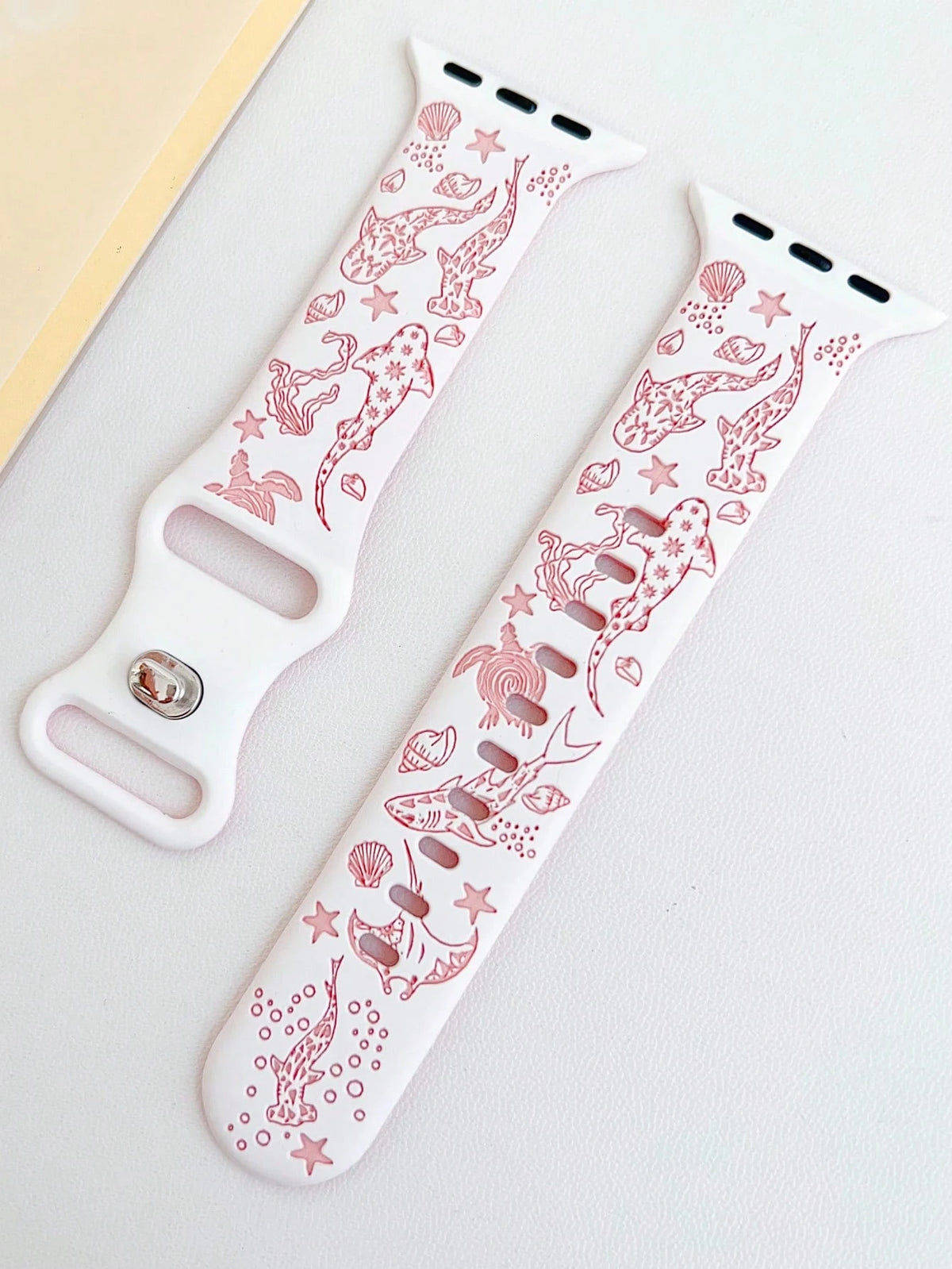 1pc Cute Ocean Theme Shark Dual-Color Engraved Silicone Watch Band, Compatible With Apple Watch 38/40/41/42/44/45/49/(S10 42)/(S10 46)Mm, Fashionable Soft Silicone Sports Watch Strap, Suitable For App