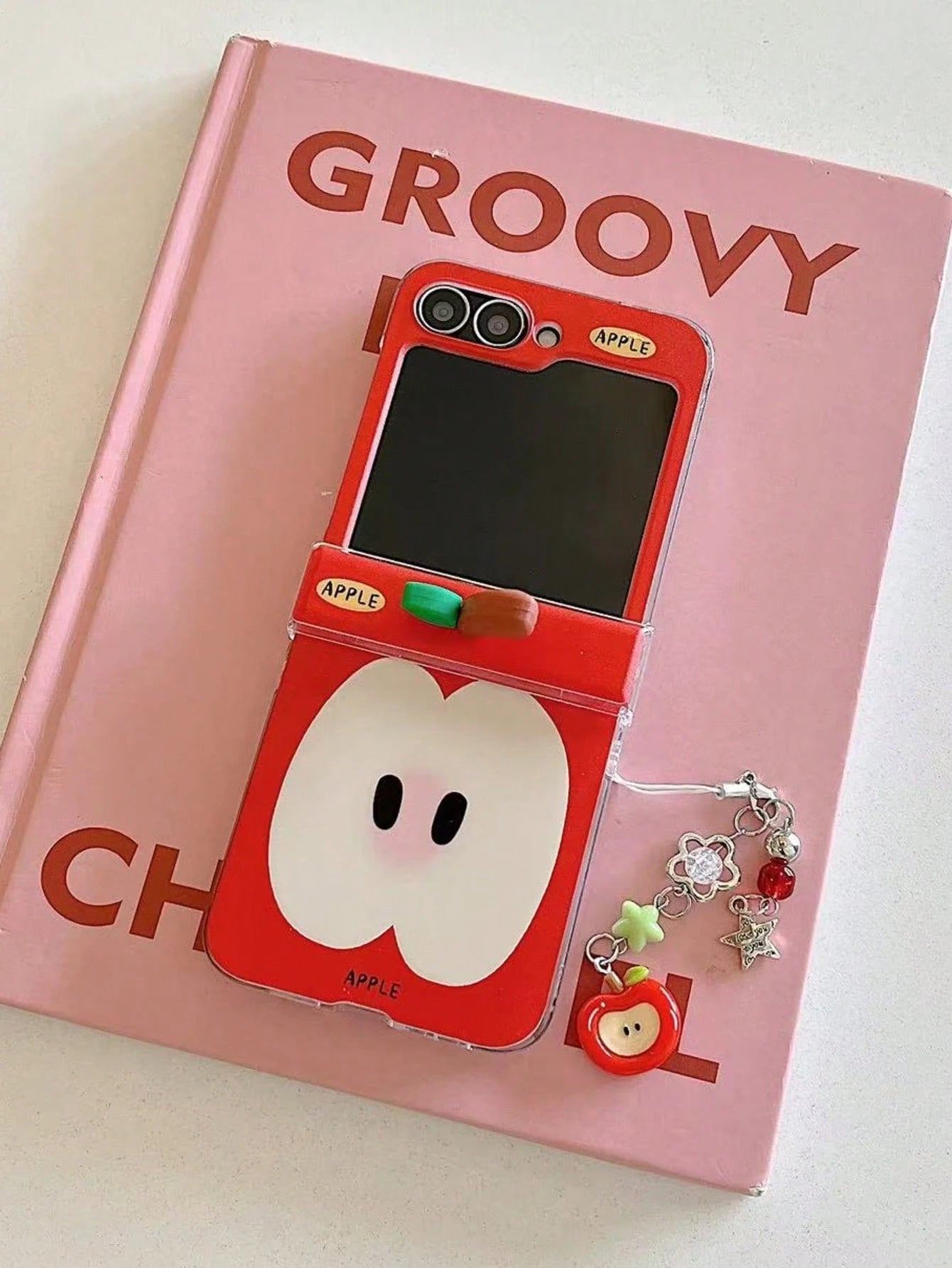 1PC Fashionable And Cute Apple Avocado Carrot Element Foldable Phone Case, Paired With Same Color Accessories, Suitable For: SamsungGalaxy Zflip 4/Zflip 5/Zflip 6/Zflip 7/OPPO Find N2 Flip/OPO Find N3