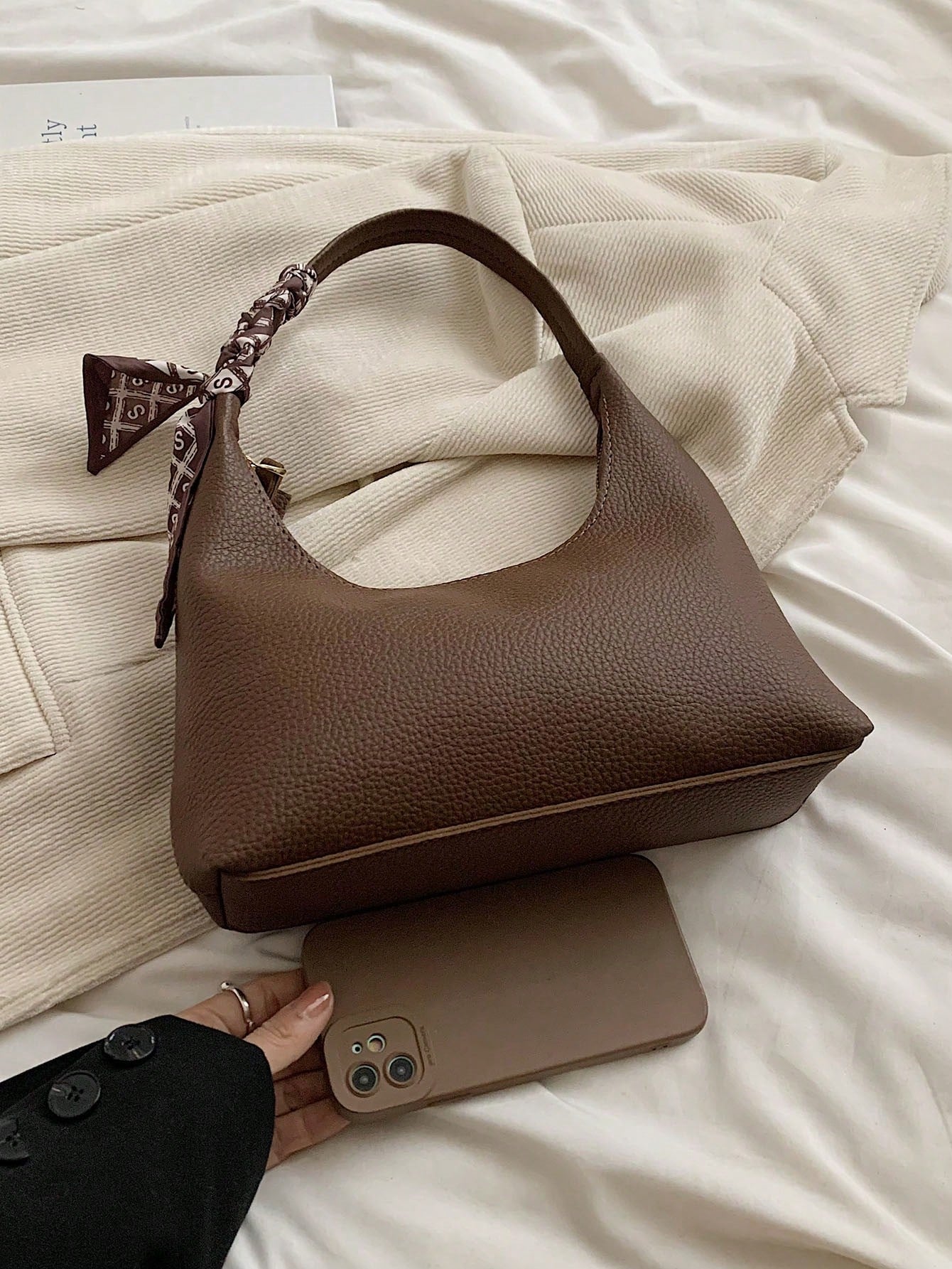 1pc Fashionable Versatile Minimalist Vintage Shoulder Underarm Bag With Silk Scarf, Zipper Closure, Suitable For Daily Shopping And Casual Wear