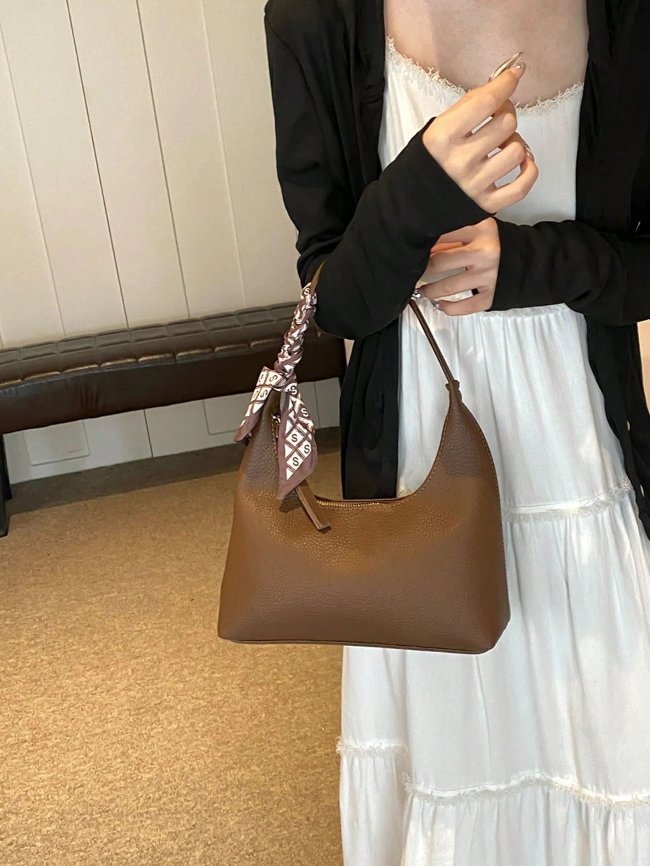 1pc Fashionable Versatile Minimalist Vintage Shoulder Underarm Bag With Silk Scarf, Zipper Closure, Suitable For Daily Shopping And Casual Wear