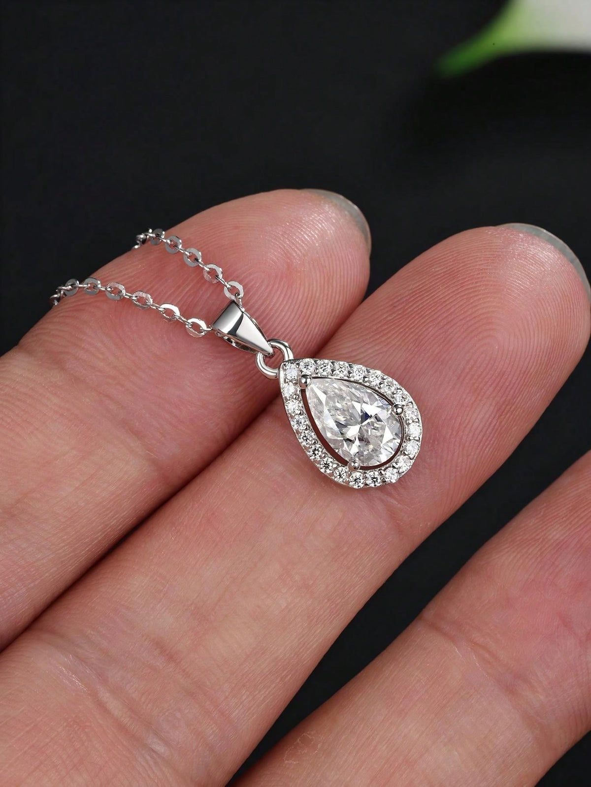 1pc French Elegant Pear-Shaped Halo S925 Silver Inlaid 1.132ct Moissanite Teardrop Pendant Necklace For Women, High-Quality Luxury Style, Suitable For Valentine's Day, Birthday Surprise Gift, Wedding