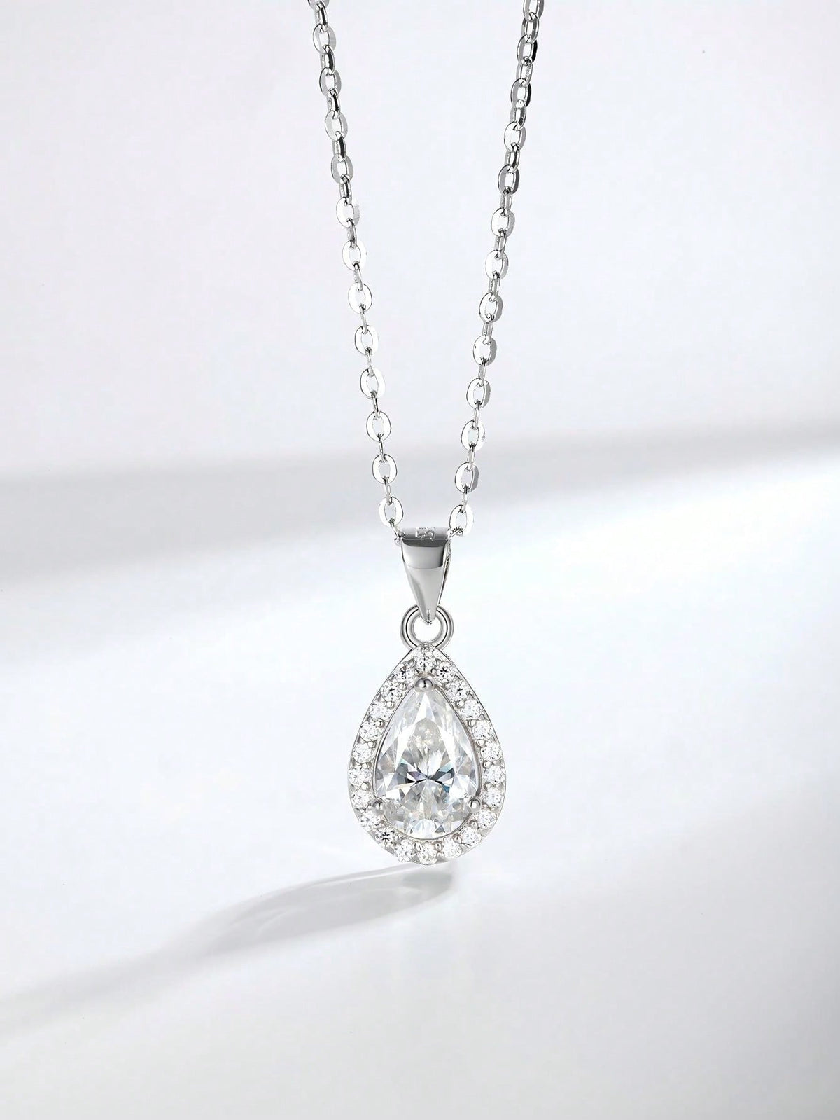 1pc French Elegant Pear-Shaped Halo S925 Silver Inlaid 1.132ct Moissanite Teardrop Pendant Necklace For Women, High-Quality Luxury Style, Suitable For Valentine's Day, Birthday Surprise Gift, Wedding