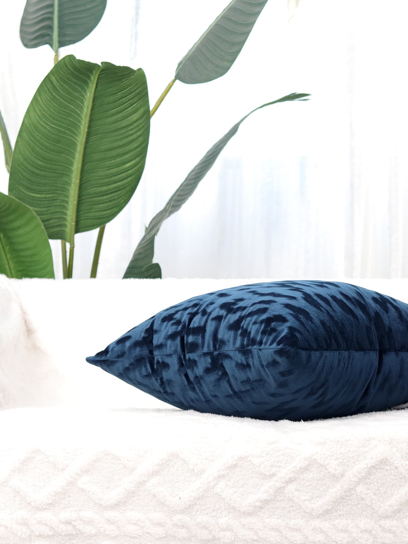 1pc Fuzzy Cushion Cover Without Filler