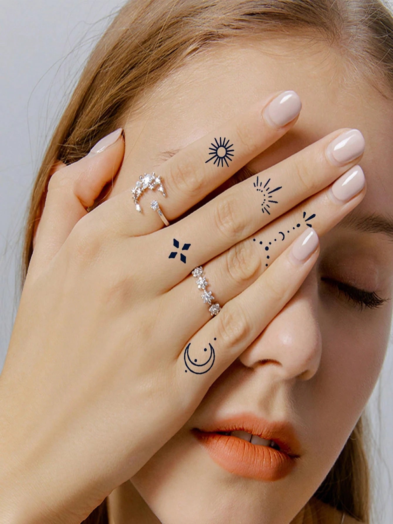 1Pc Juice Temporary Tattoo Finger Dots, Flower Patterns Verisimilitude Body Art Waterproof Blue Show Non-Reflective Fake Tattoo Stickers Long Lasting 3-10 Days For Men And Women