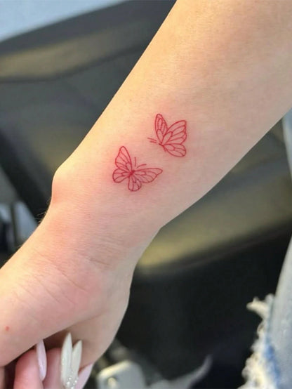 1pc Minimalist Artistic Red Butterfly Pattern Temporary Tattoo, Waterproof & Sweat-Proof, Lasts 1-3 Days, Suitable For Women, Can Be Applied On Collarbone Or Wrist